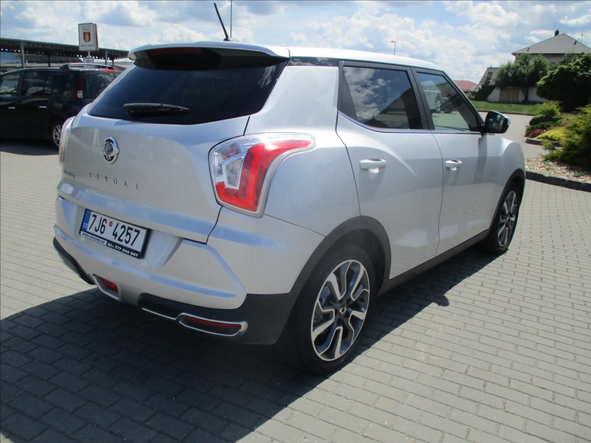 SsangYong Tivoli, 1,6 e-XDi kamera ESP Klima bez - fotka 4