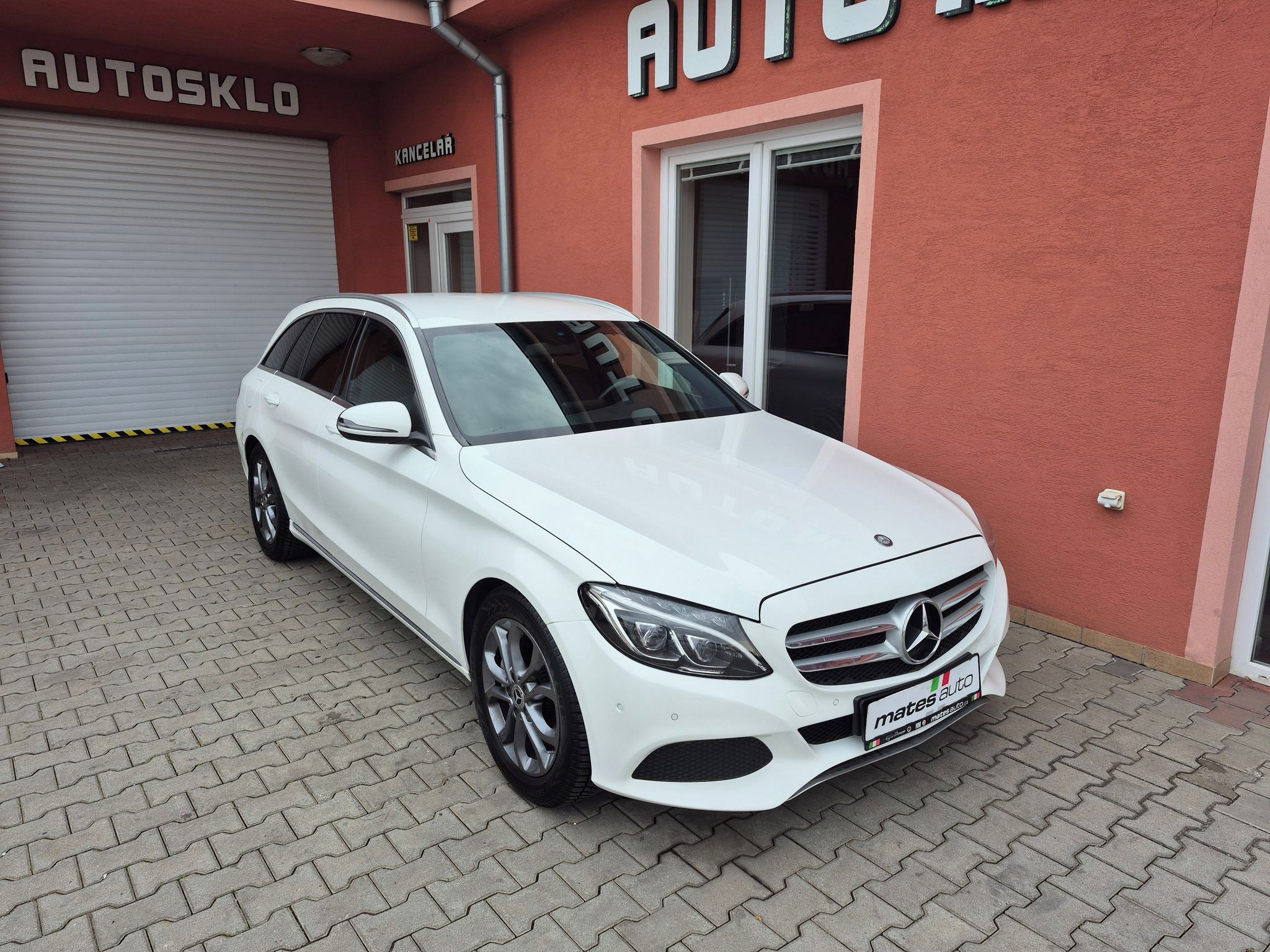 Mercedes-Benz Třídy C, 150kW - fotka 4