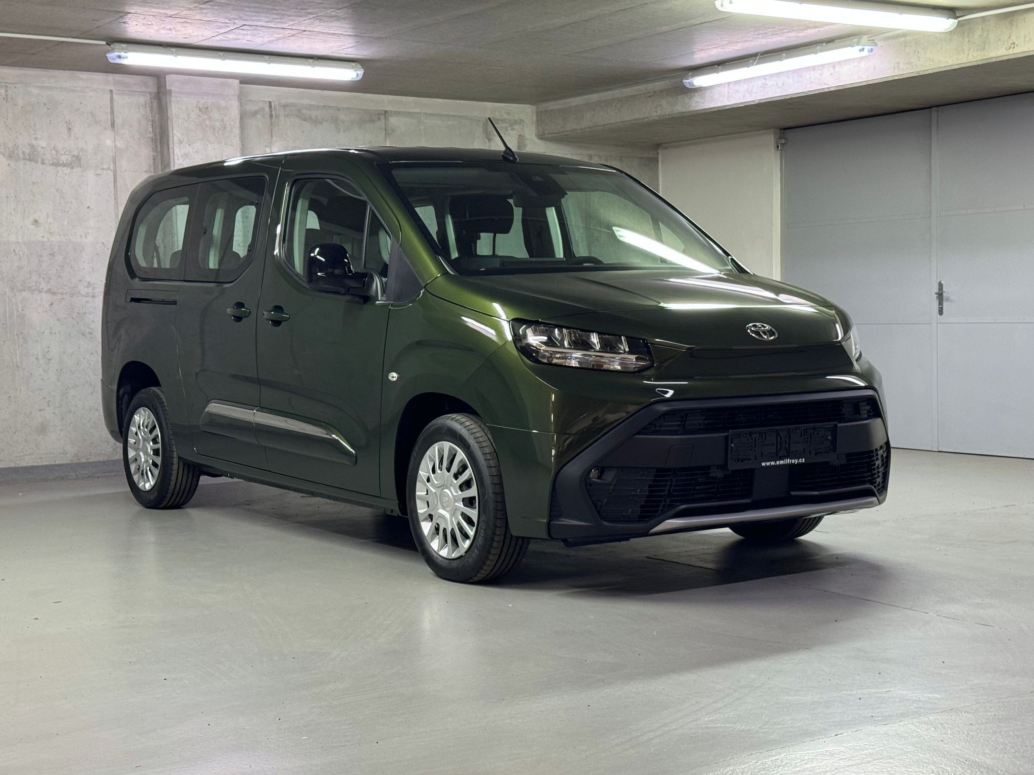 Toyota Proace City Verso, Business 1,2 Long 7 míst - fotka 3