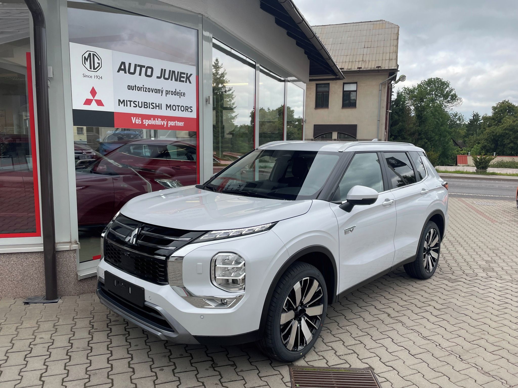 Mitsubishi Outlander, 2.4 PHEV INTENSE