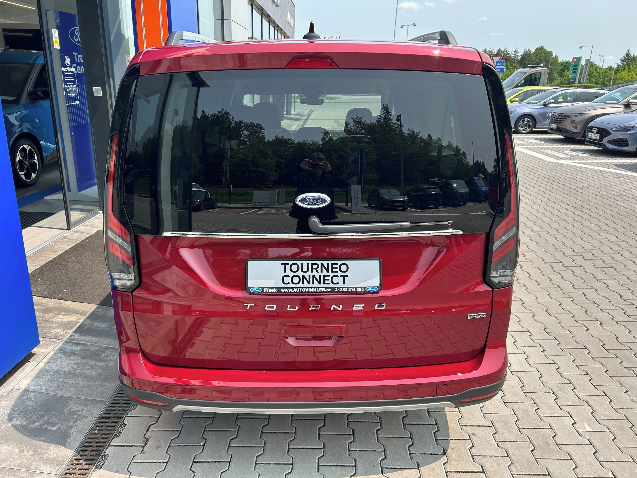 Ford Tourneo Connect, 1.5 EcoBoost PHEW 110kW Active - fotka 5