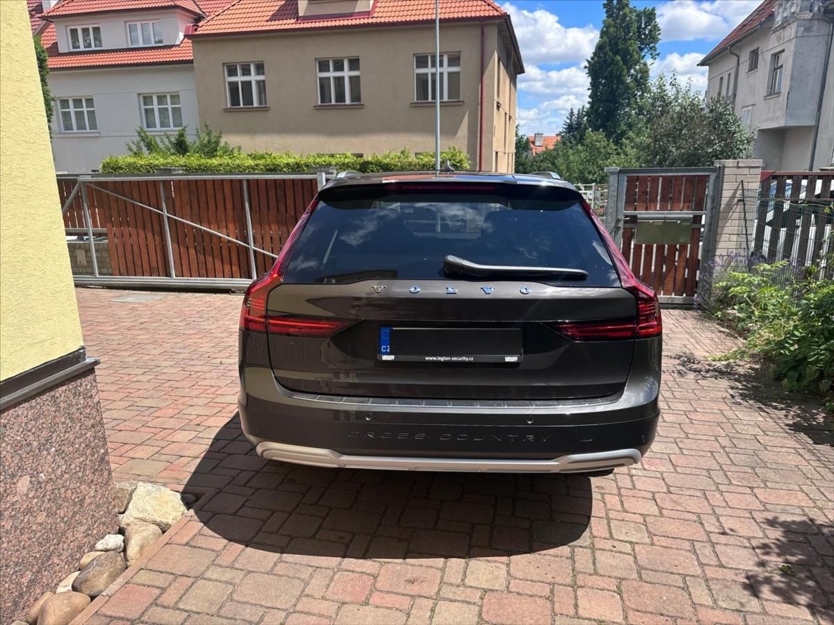 Volvo V90, B4  CC Ultimate Polestar - fotka 6