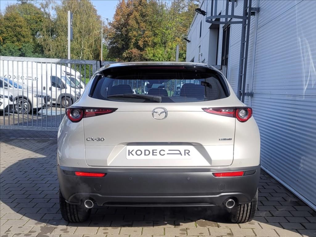 Mazda CX-30, 2,5 e-Skyactiv G140k 6MAN 4x2 - fotka 5