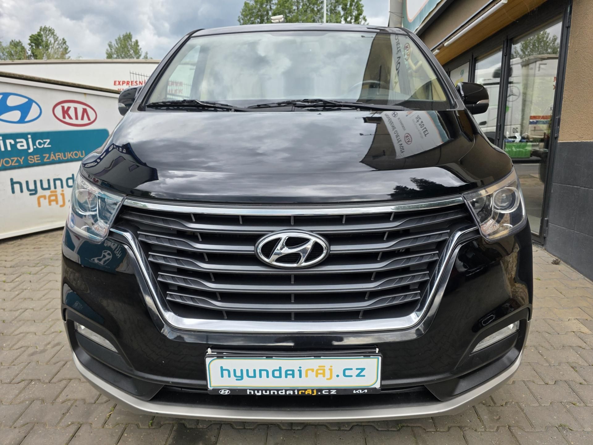 Hyundai H 1, 2.5-9míst-MAX.výbava-TOP stav
