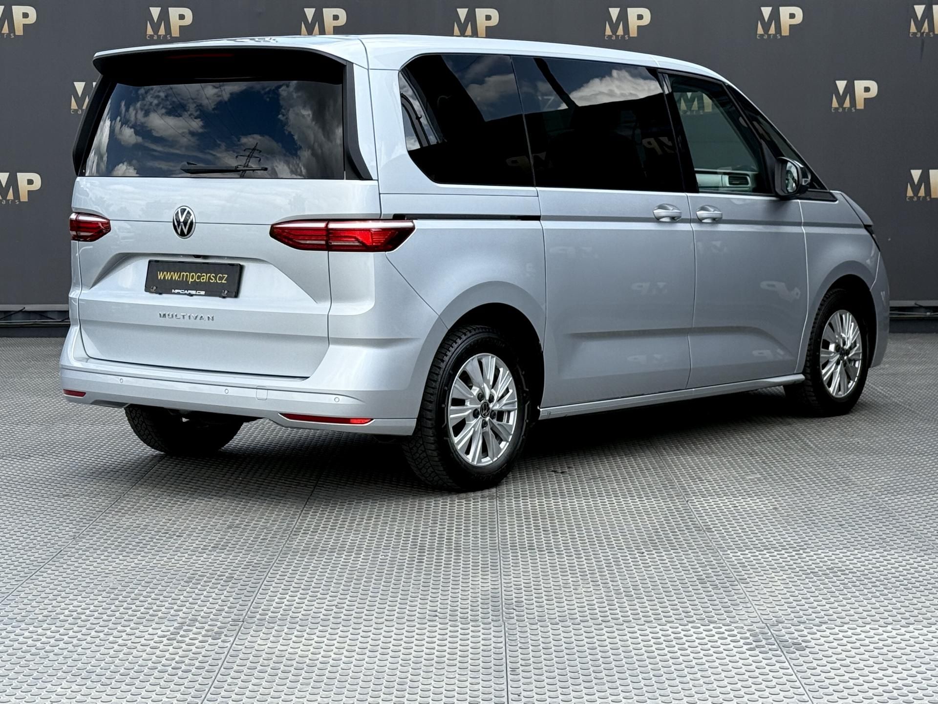 Volkswagen Multivan, T7 2.0TDi DSG,1.Maj,Style, DPH - fotka 4