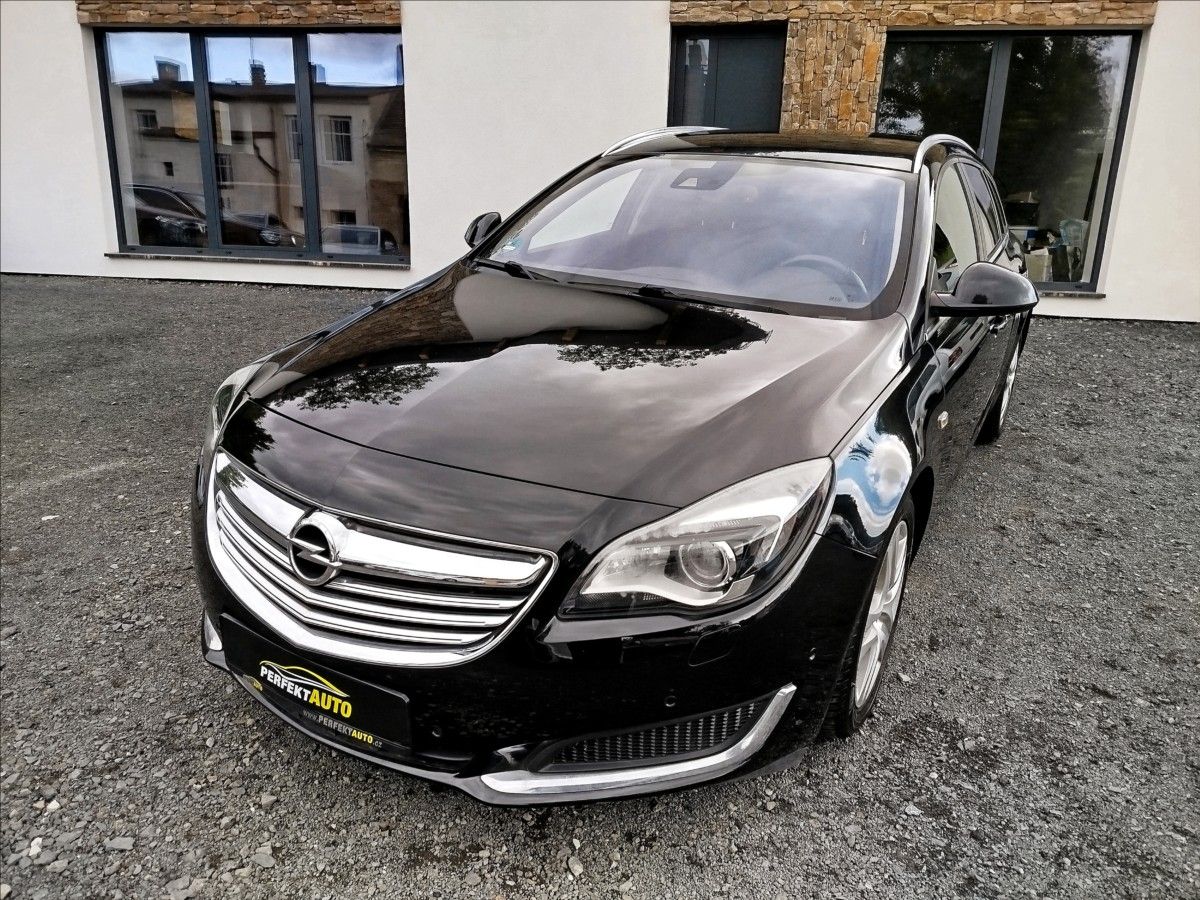 Opel Insignia, 2,0 CDTi 120kW, VELICE PĚKNÝ