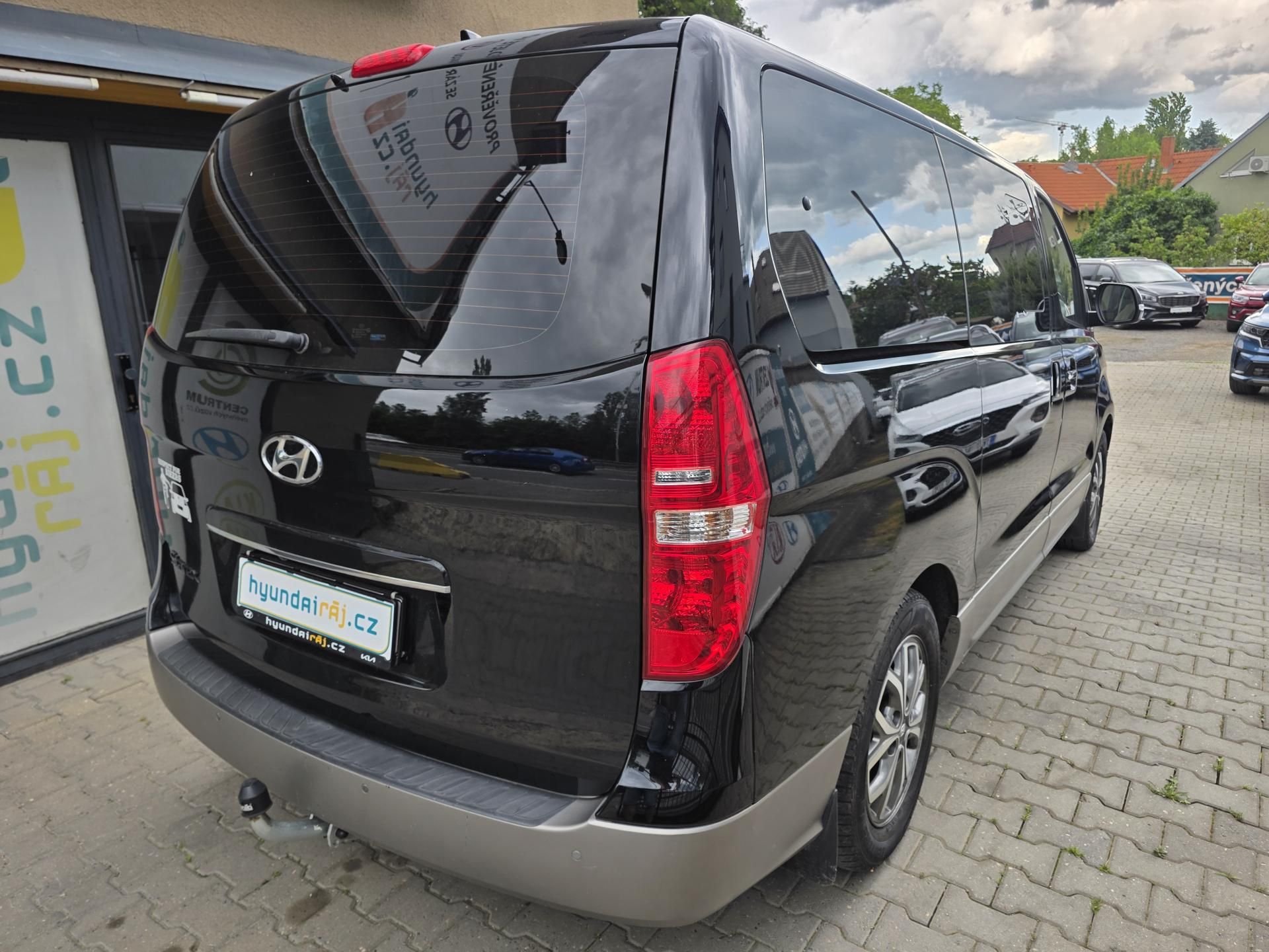 Hyundai H 1, 2.5-9míst-MAX.výbava-TOP stav - fotka 6