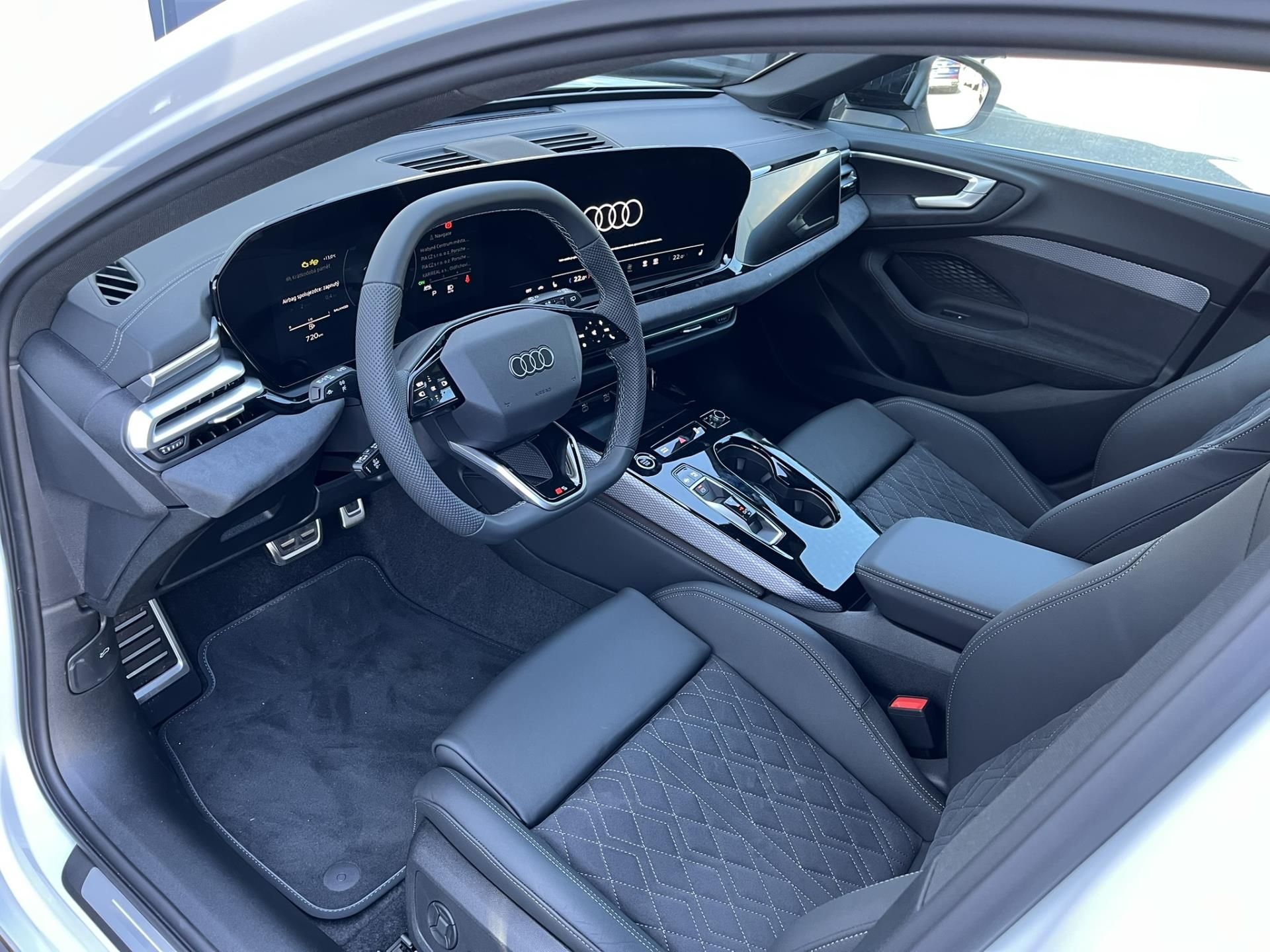Audi A5, 2.0TDi 150kW quatrro - fotka 5