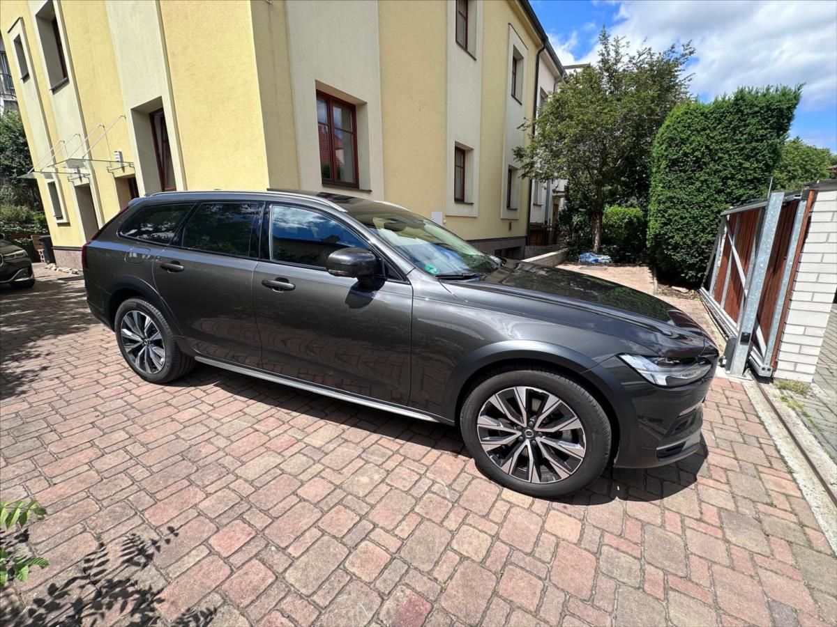 Volvo V90, B4  CC Ultimate Polestar - fotka 4