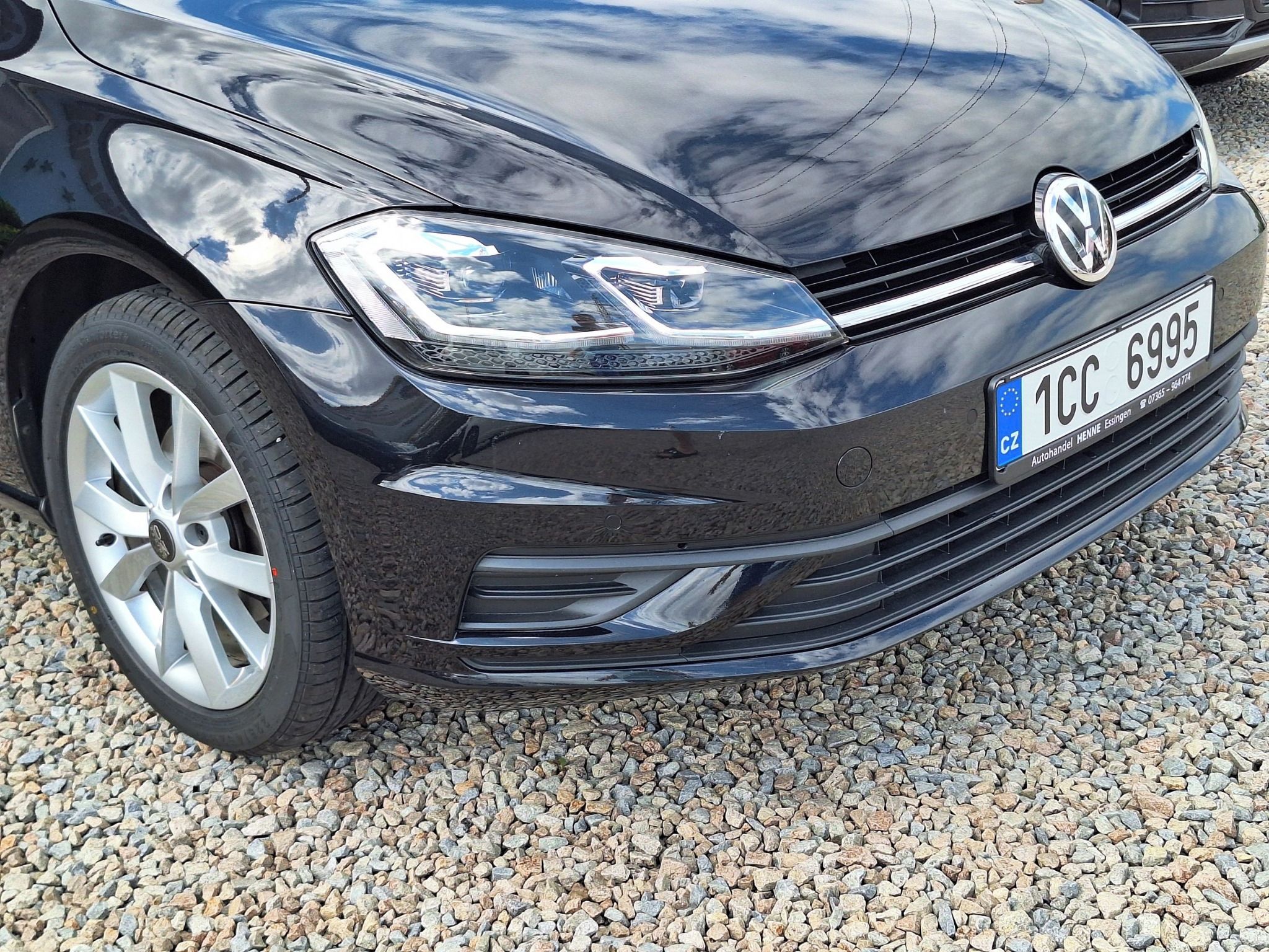 Volkswagen Golf, 1,0TSi ALU 17" NOVÉ PNEU - fotka 3