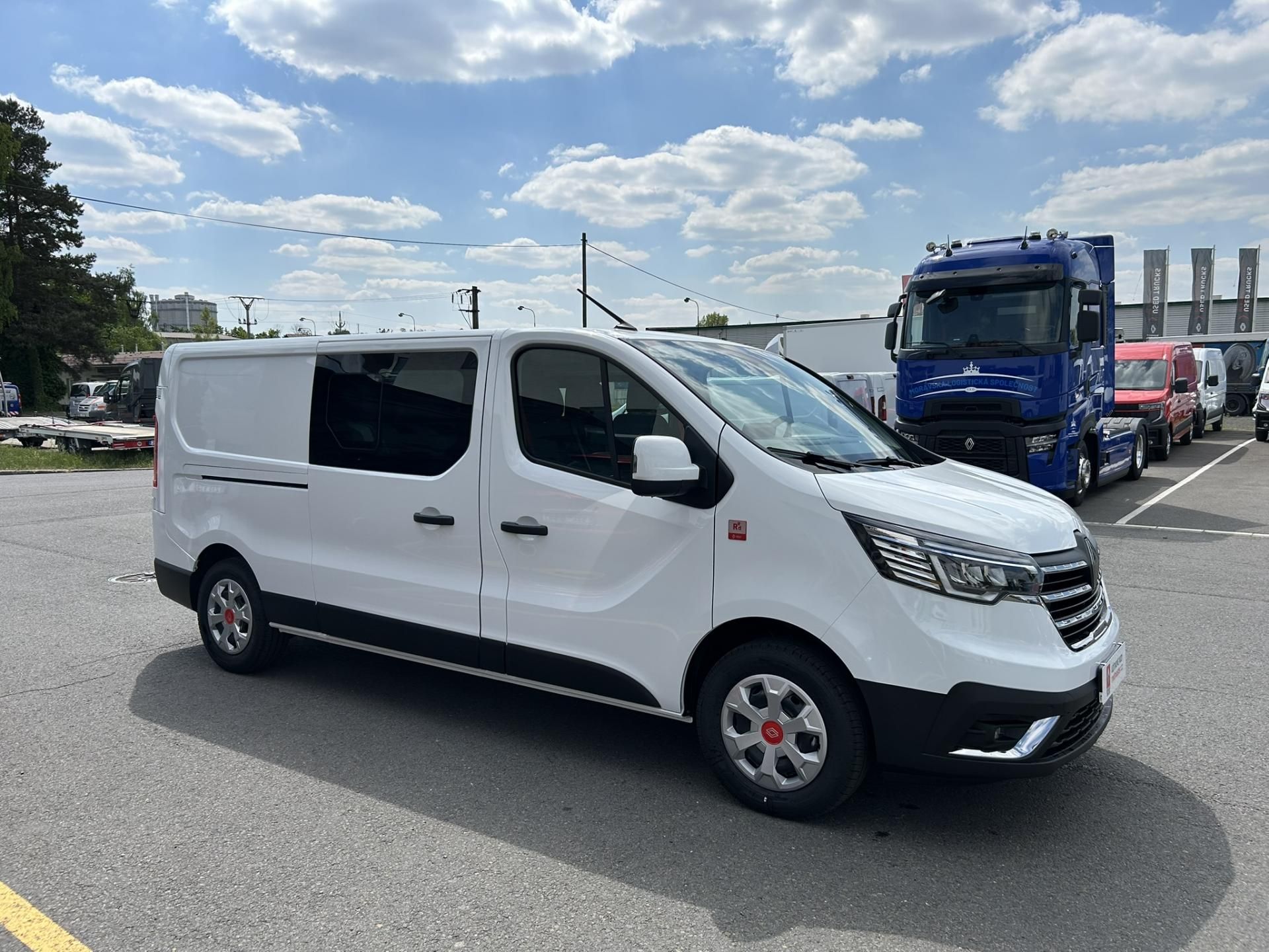 Renault Trafic, CREW VAN L2H1 150k RED 6 míst - fotka 4