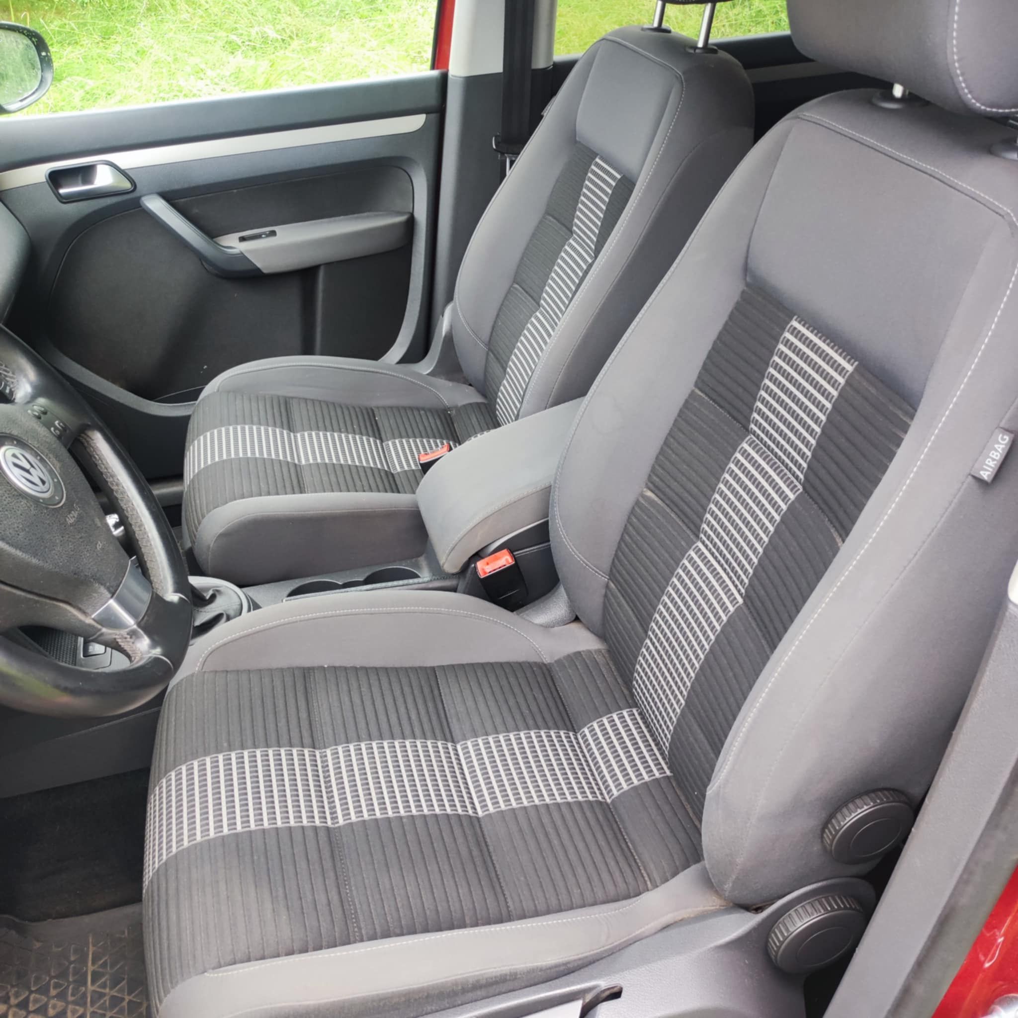 Volkswagen Touran, 2.0Tdi 103KW SUPER VÝBAVA TOP - fotka 4