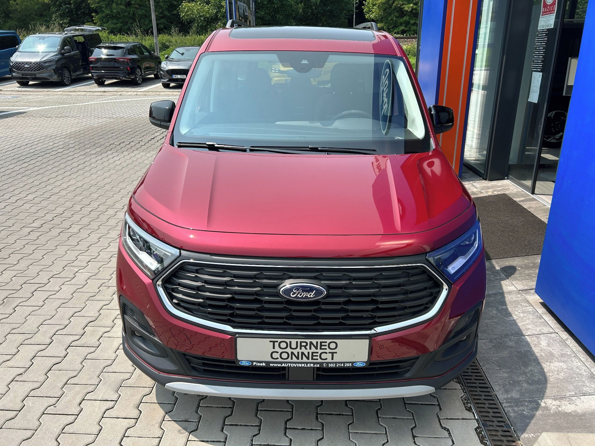 Ford Tourneo Connect, 1.5 EcoBoost PHEW 110kW Active - fotka 2