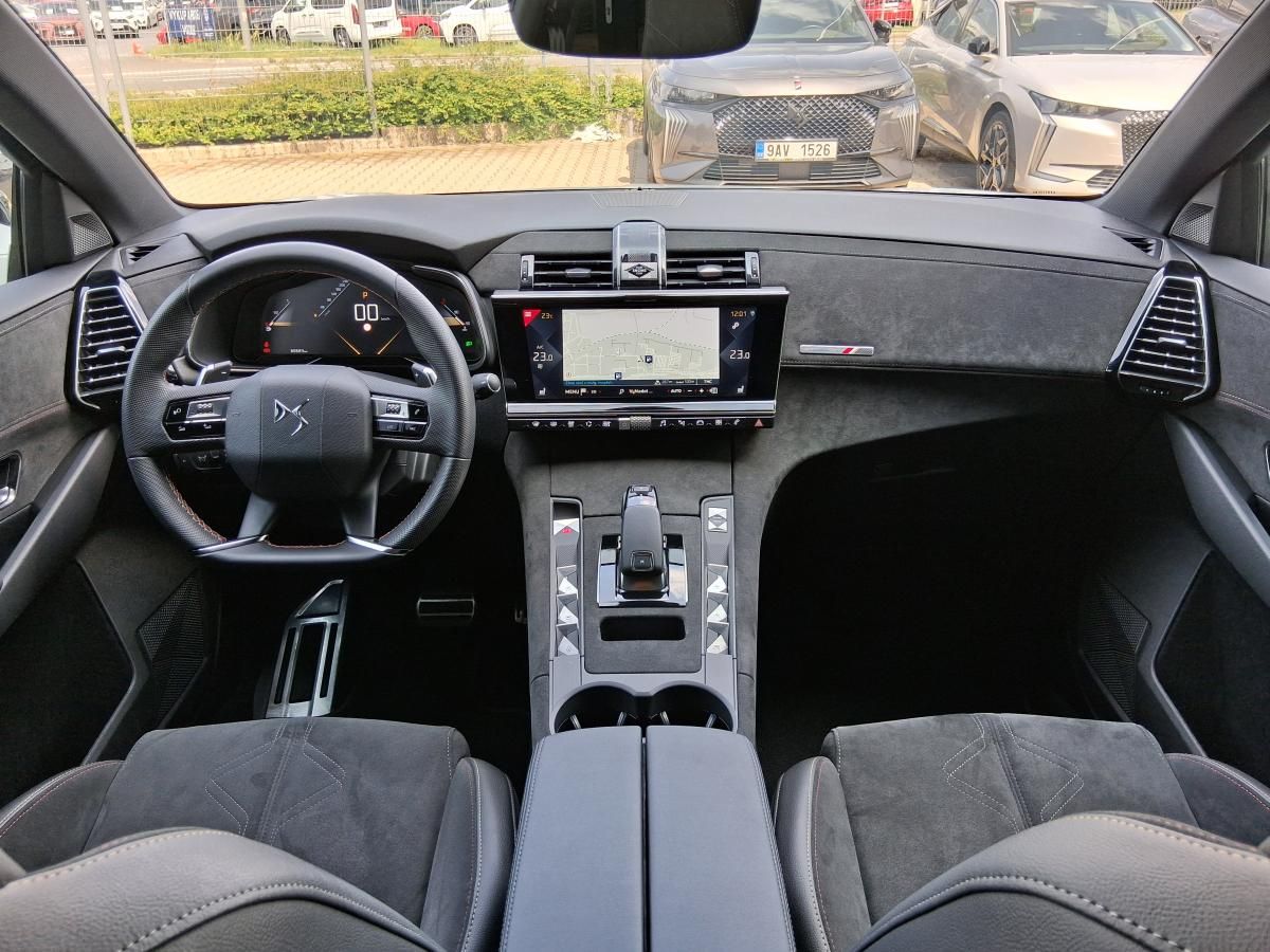 DS 7 Crossback, PERFORM. LINE 1.6 PT 133 kW - fotka 2