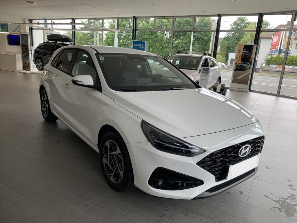 Hyundai i30, 1,5 i CVVT 70kW MT Family - fotka 4