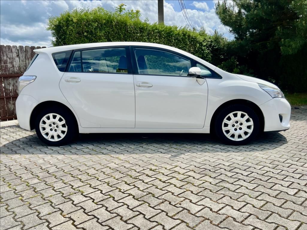 Toyota Verso, 1,6 KLIMA - fotka 6