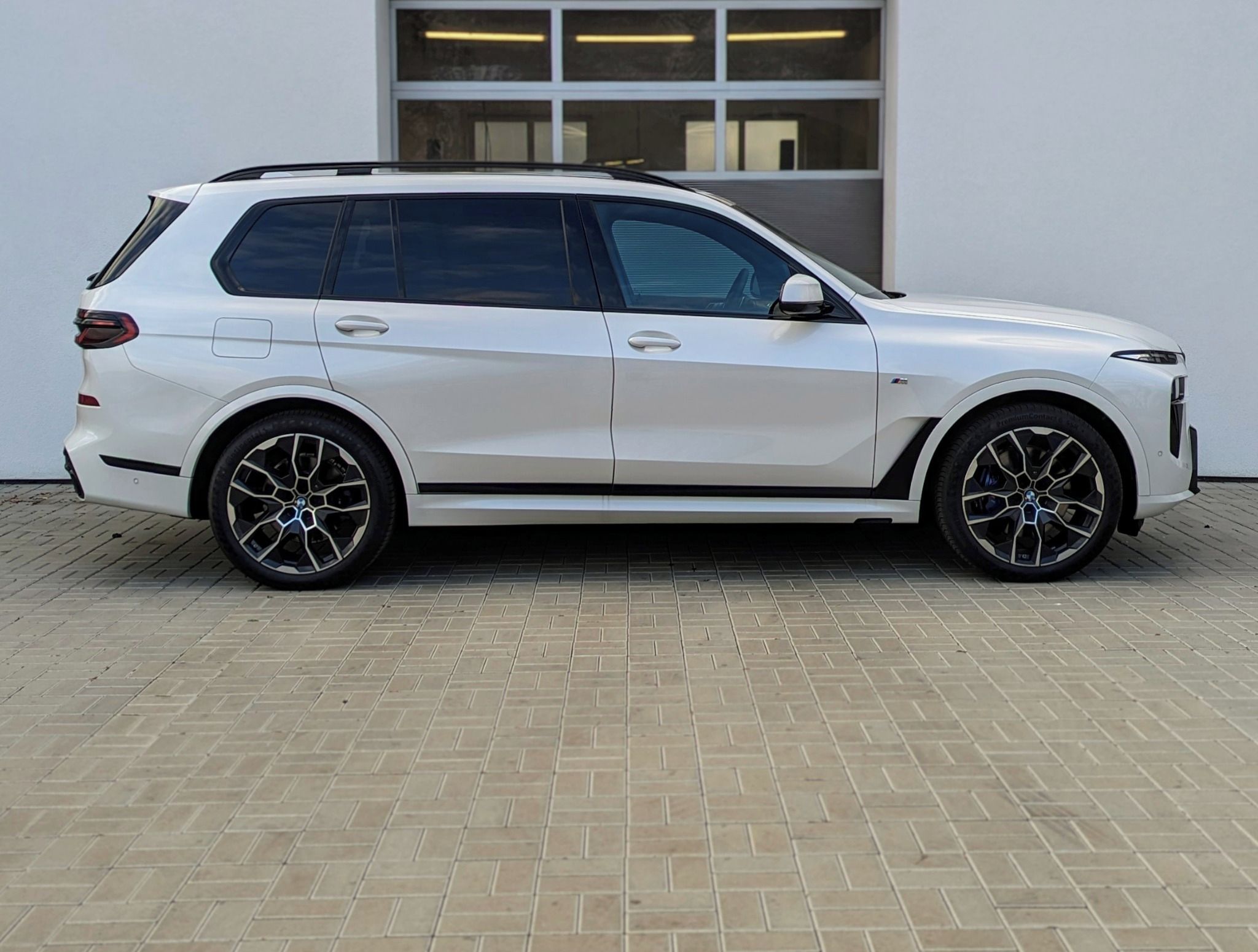 BMW X7, xDrive40i, M Sportpaket Pro - fotka 3