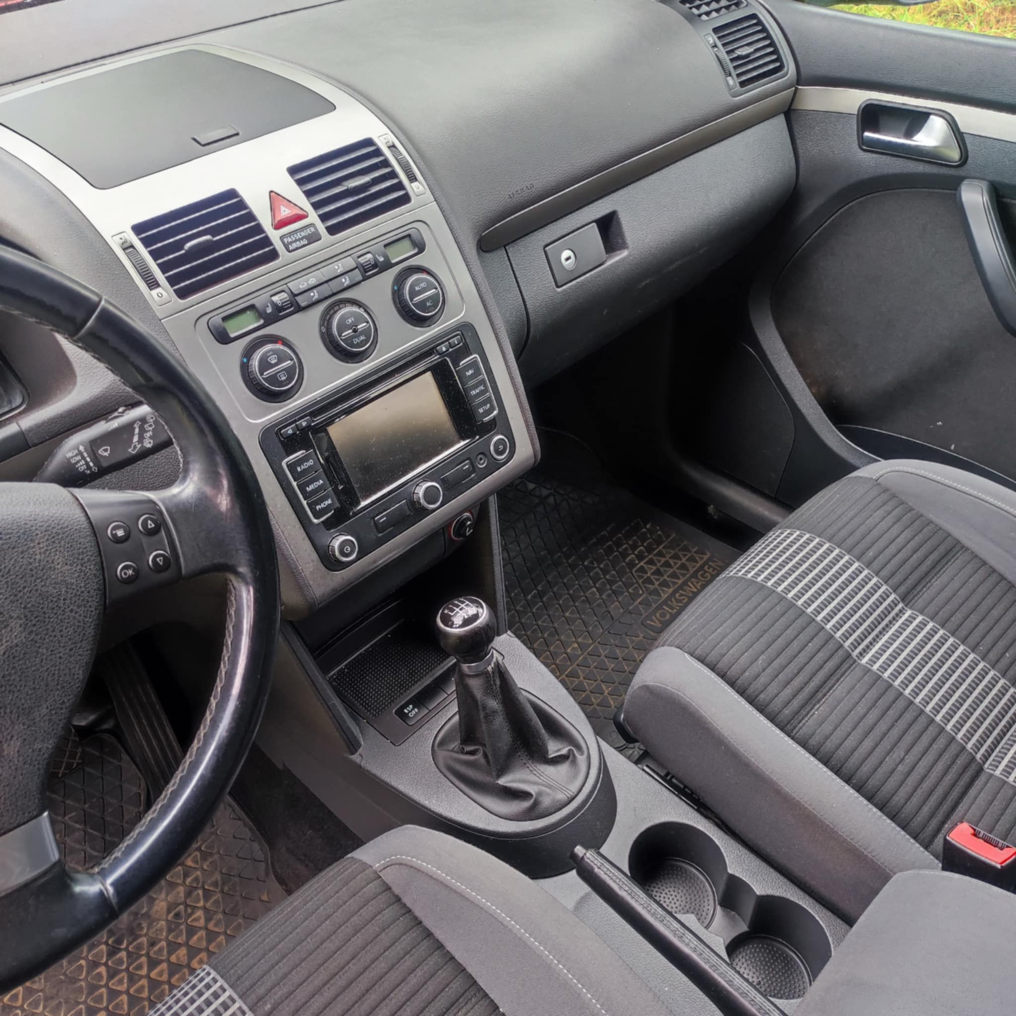 Volkswagen Touran, 2.0Tdi 103KW SUPER VÝBAVA TOP - fotka 2