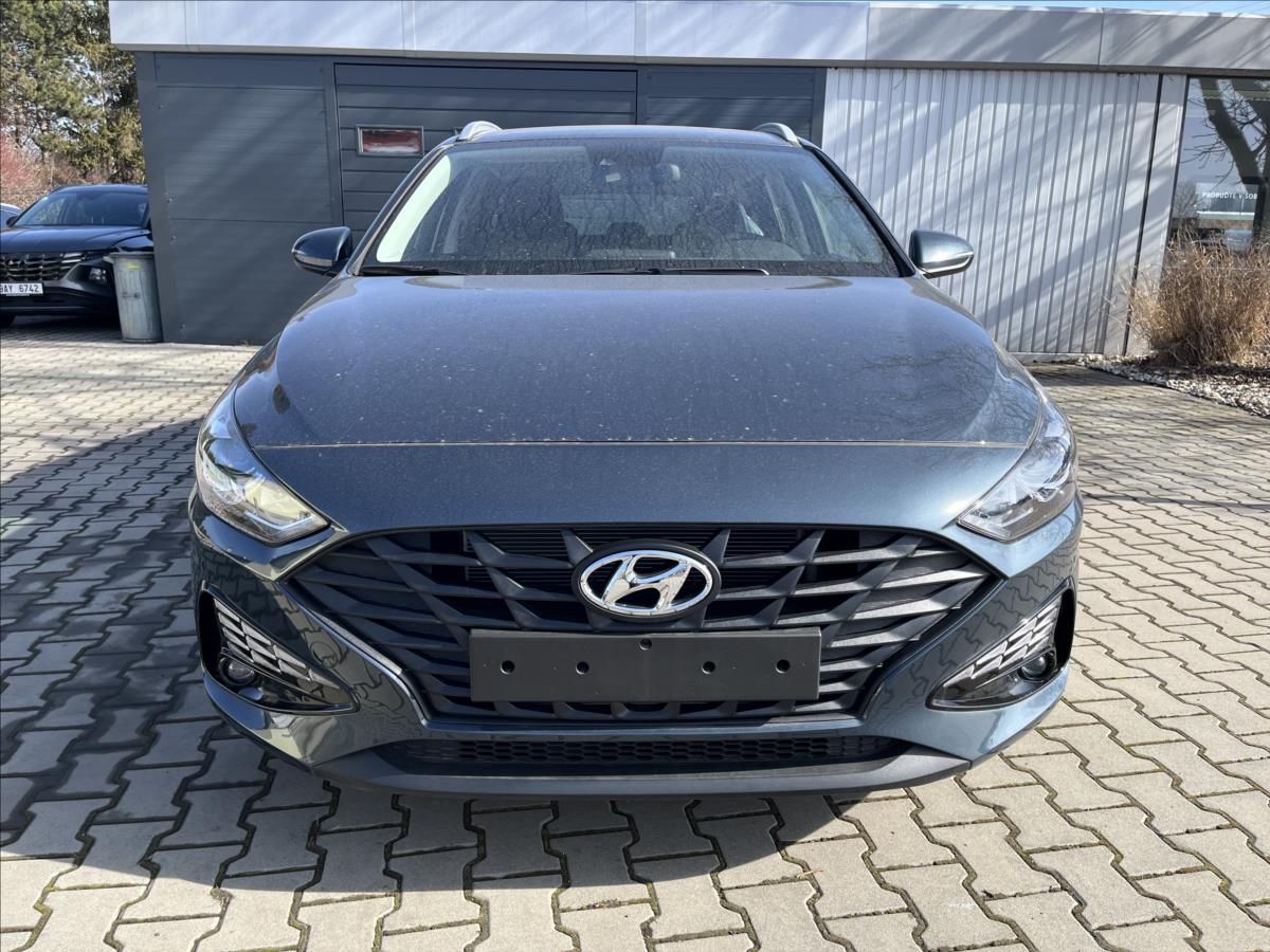 Hyundai i30, 1,0 T-GDI WG MT 88 kW VYHŘ. SE - fotka 2