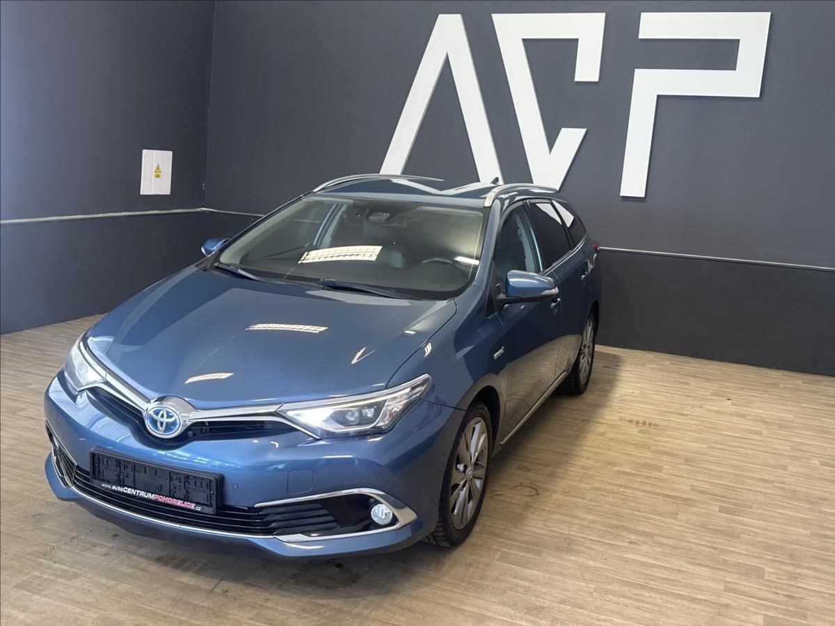 Toyota Auris, 1,8 Hybrid e-CVT Executive - fotka 2