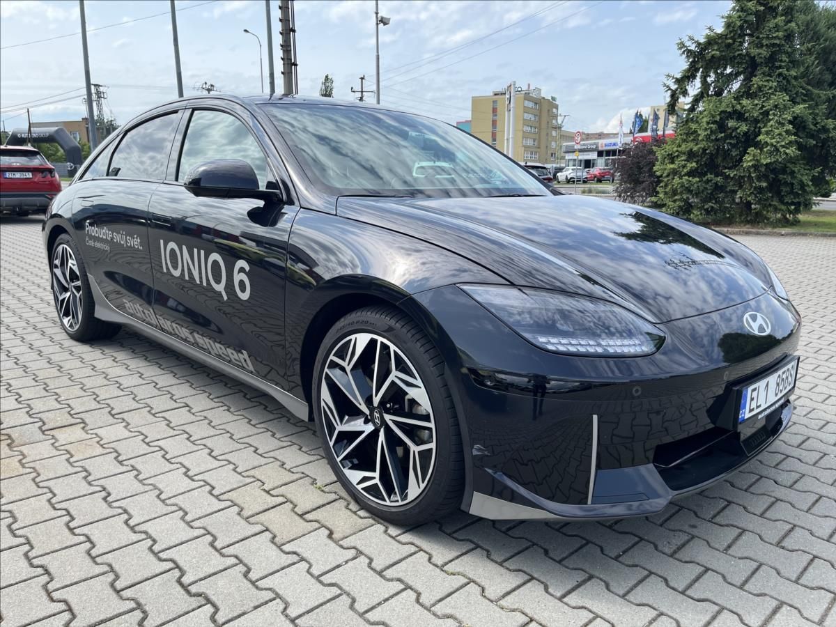 Hyundai Ioniq 6, POWER 77 kWh 239kW Style 4x4 - fotka 3