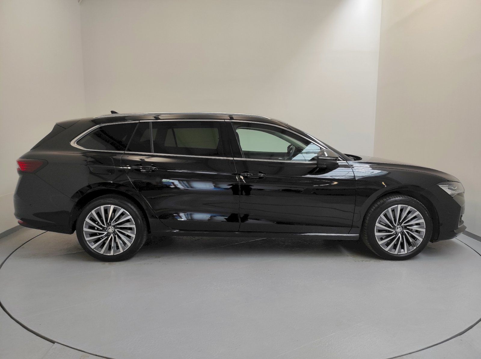 Škoda Superb, L&K Combi, 2.0TDI/142kW, 7DSG, - fotka 6