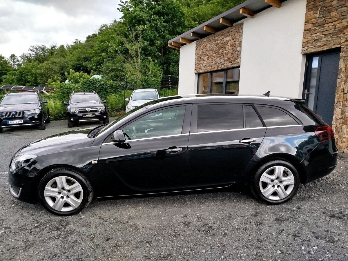 Opel Insignia, 2,0 CDTi 120kW, VELICE PĚKNÝ - fotka 2