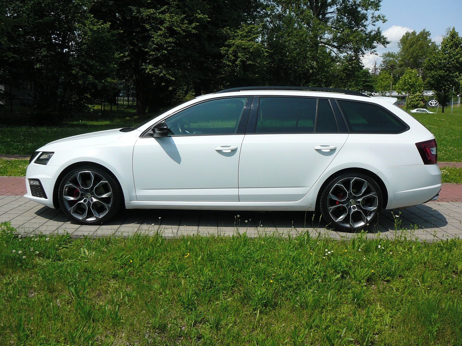 Škoda Octavia, 2.0TDi DSG RS 4X4 - fotka 3