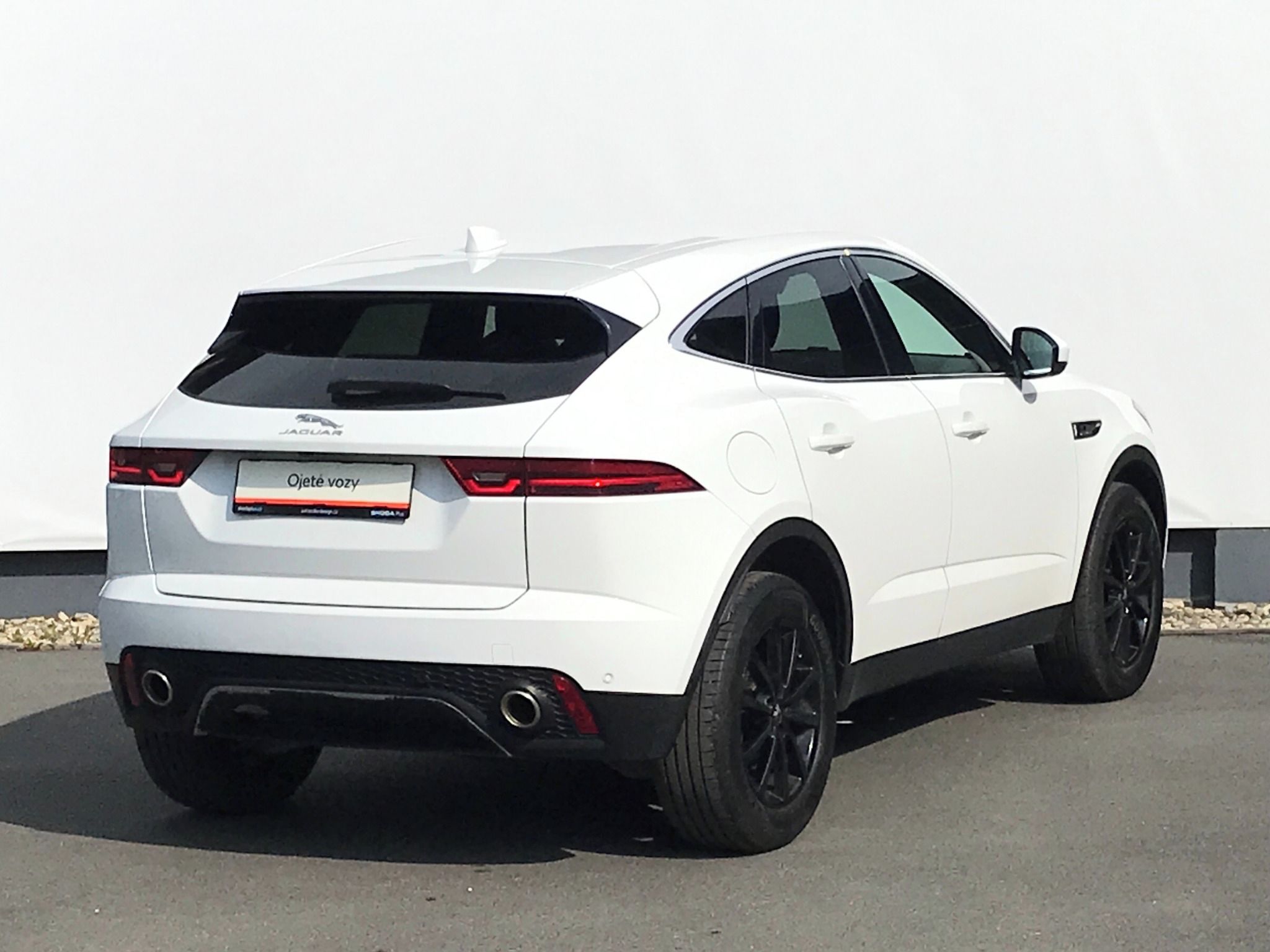Jaguar E-Pace, 4x4 2.0TSi 147kW 8°aut. S - fotka 2