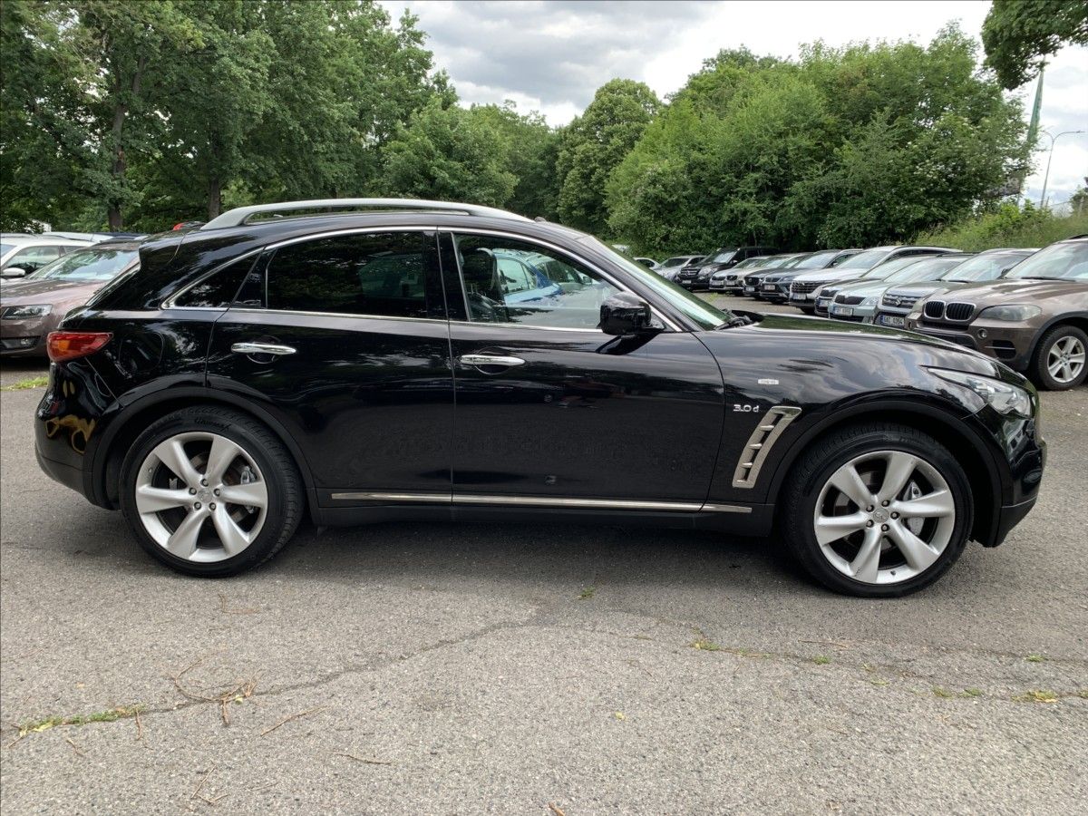 Infiniti QX70, 3,0 D - fotka 4