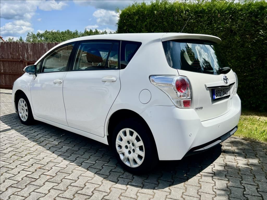Toyota Verso, 1,6 KLIMA - fotka 3