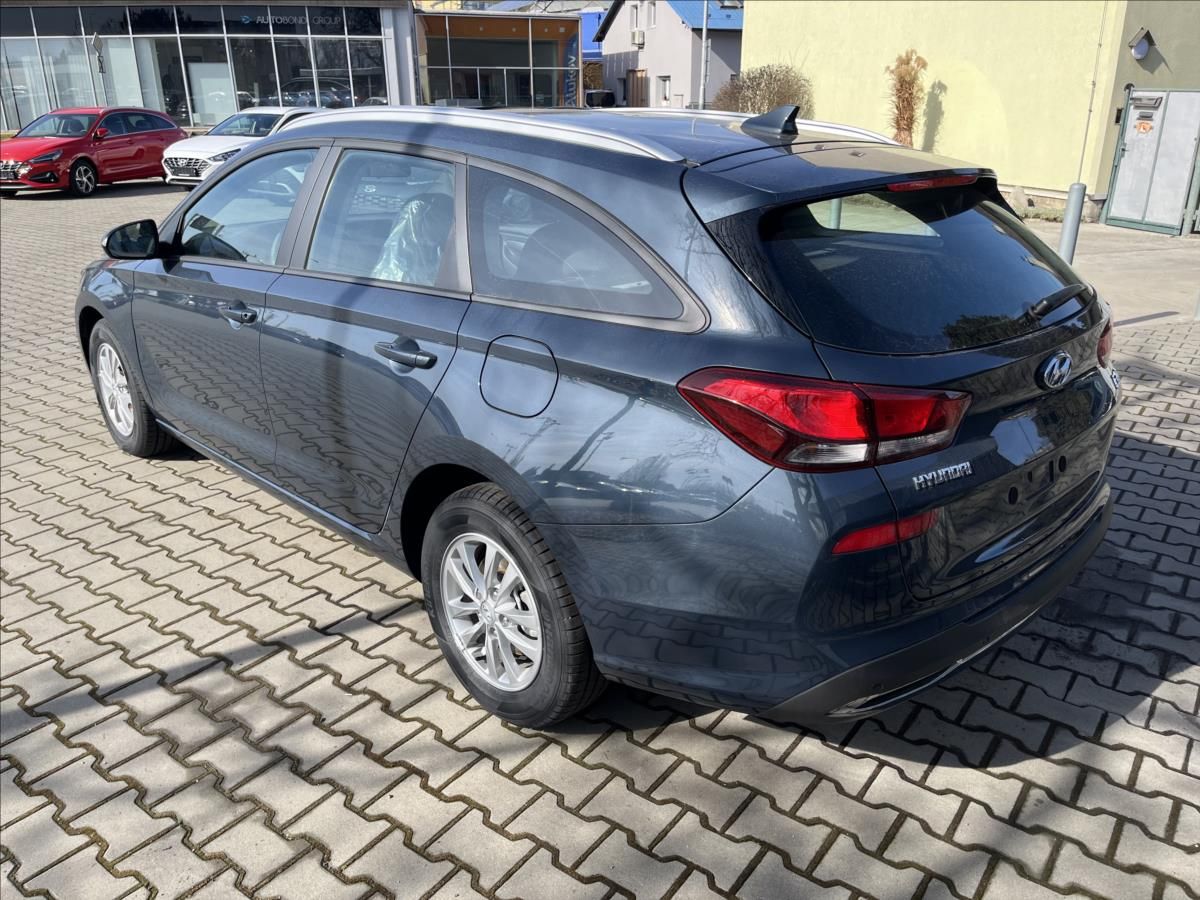 Hyundai i30, 1,0 T-GDI WG MT 88 kW VYHŘ. SE - fotka 6