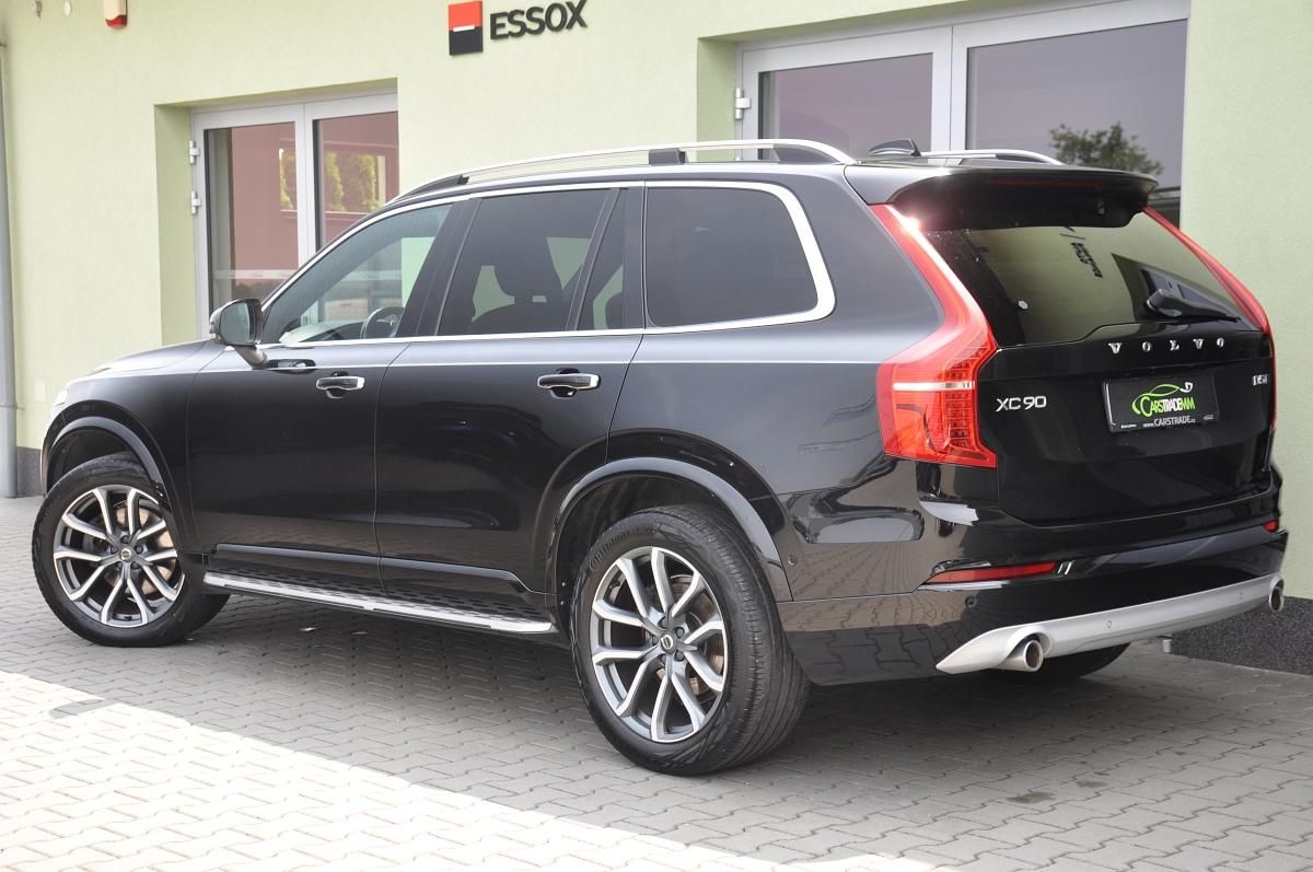 Volvo XC90, D5 AWD MOMENTUM ČR - fotka 3