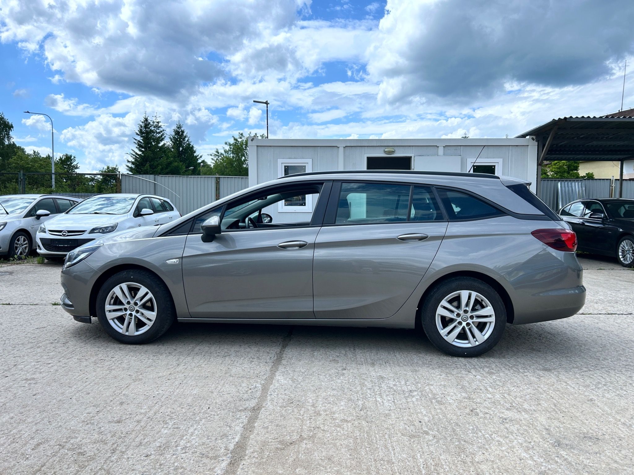 Opel Astra, K Sports Tourer - fotka 4