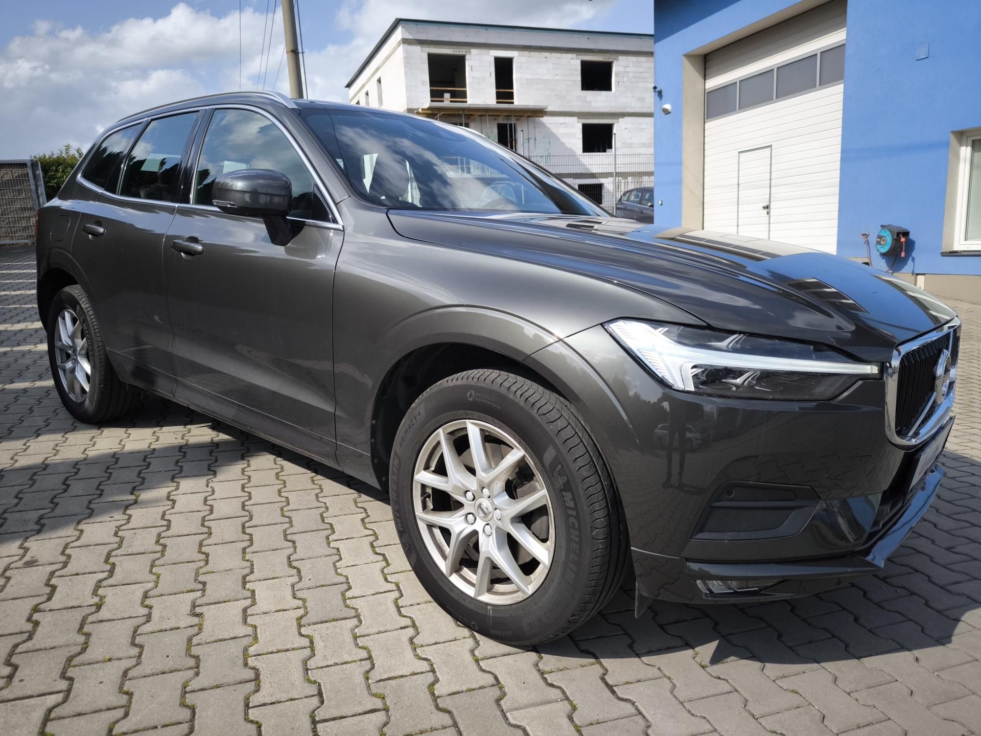 Volvo XC60, 2.0i B5 AWD Momentum Pro - fotka 3