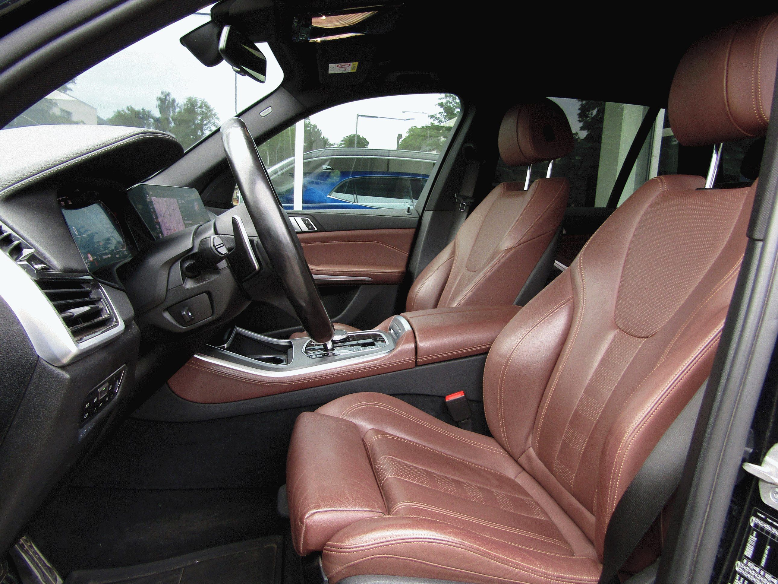 BMW X5, xDrive 40d 250 kW M Sport - fotka 5