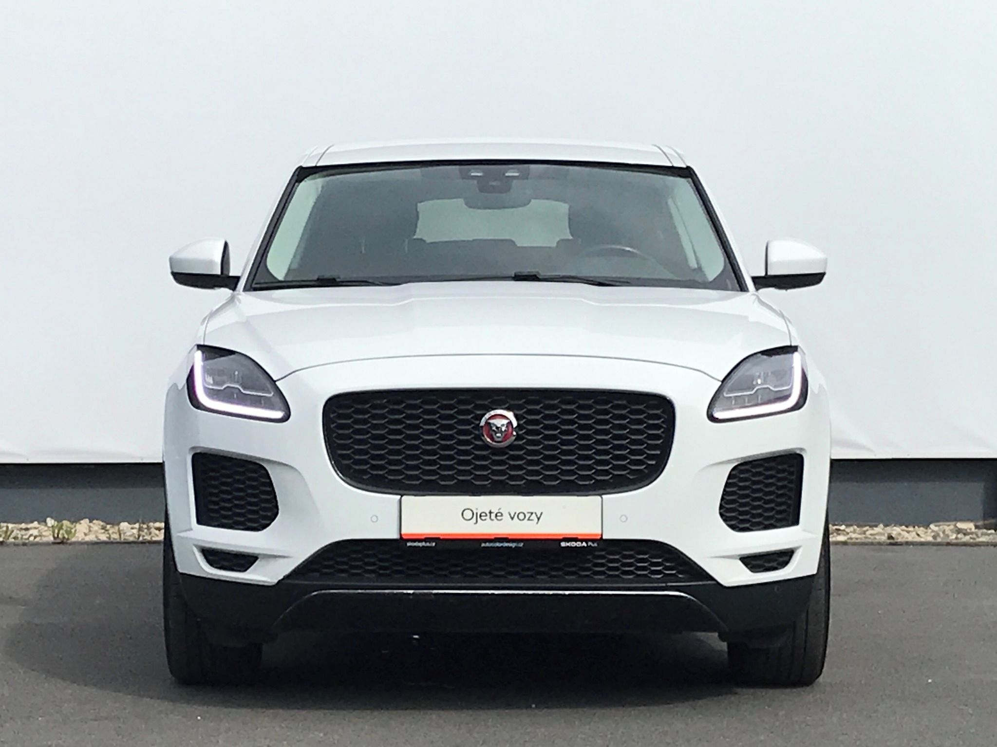 Jaguar E-Pace, 4x4 2.0TSi 147kW 8°aut. S - fotka 4