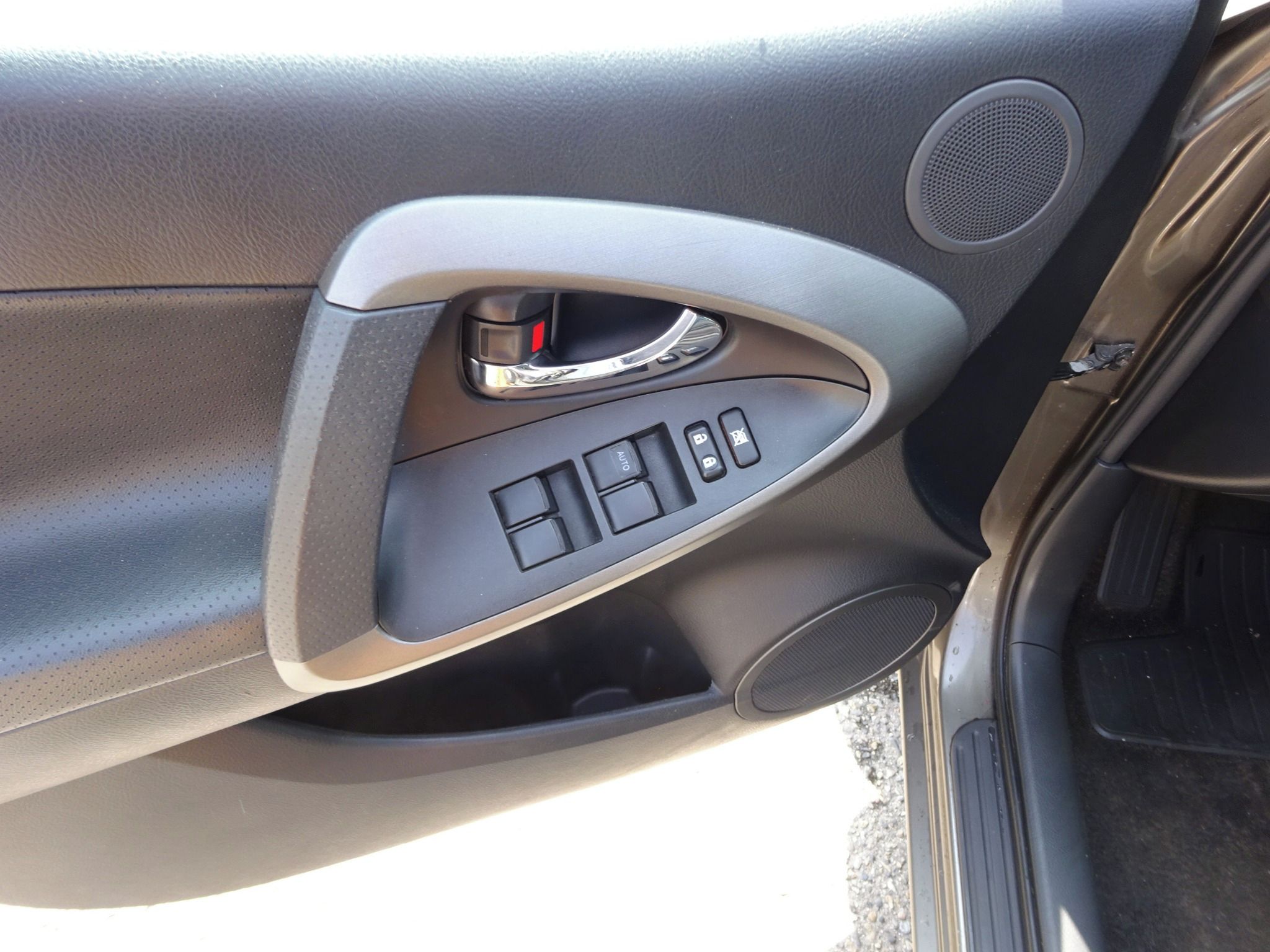 Toyota Rav4, 2.2 D-4D 4x4 (110 KW) - fotka 6