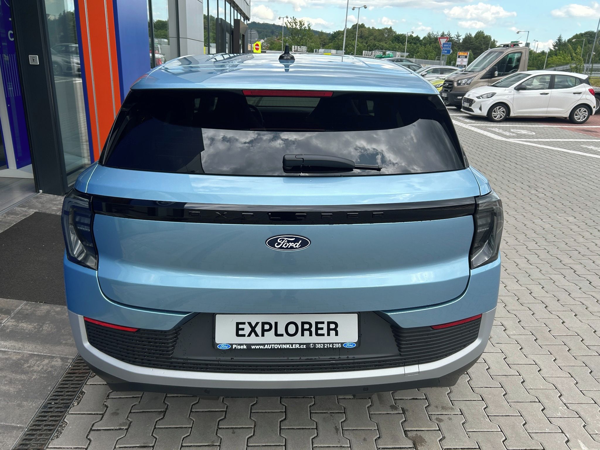 Ford Explorer, 52 kWh 125 kW/170 k - fotka 5