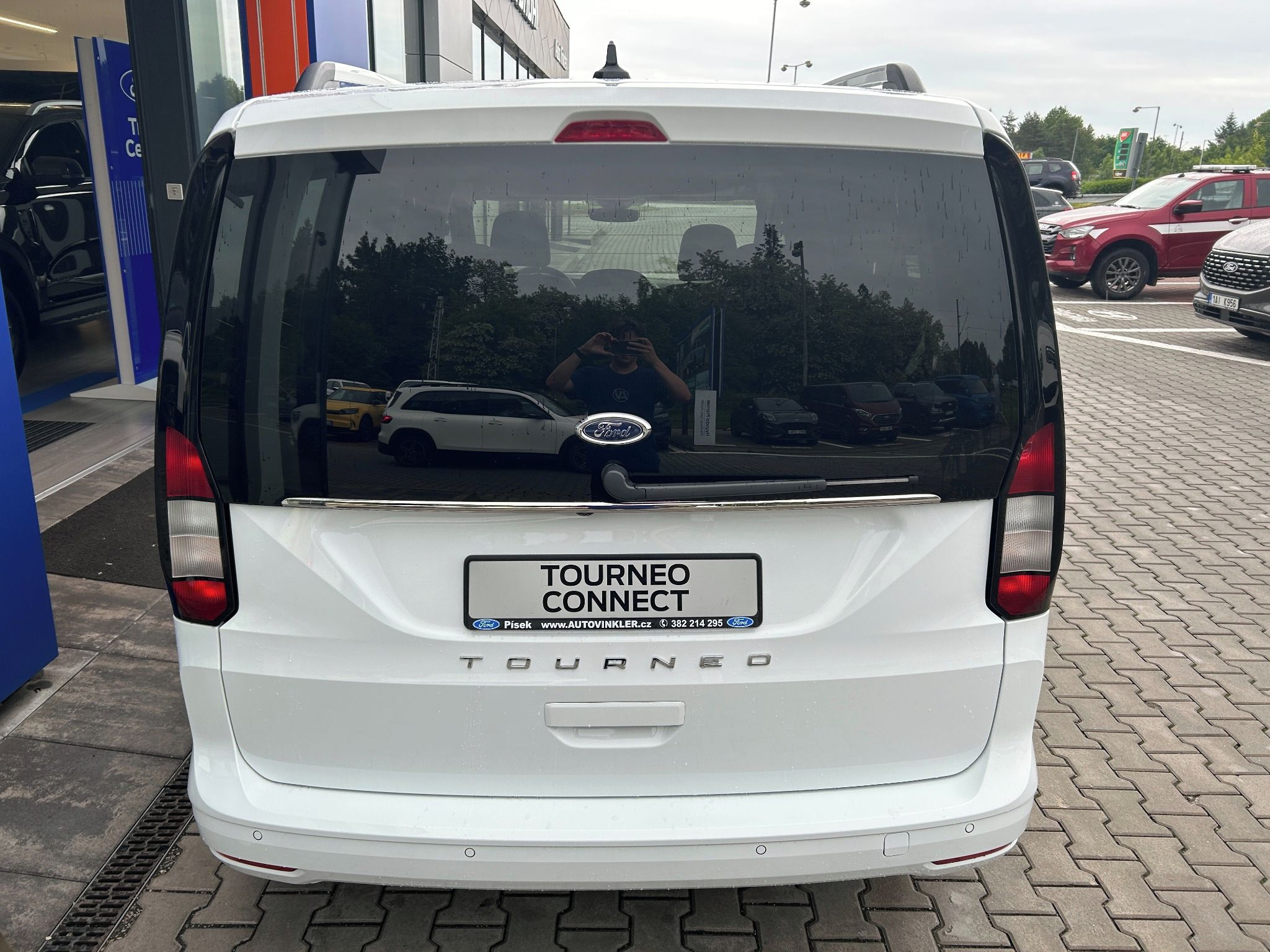 Ford Tourneo Connect, 1.5 Ecoboost 85kW AT Titanium - fotka 5