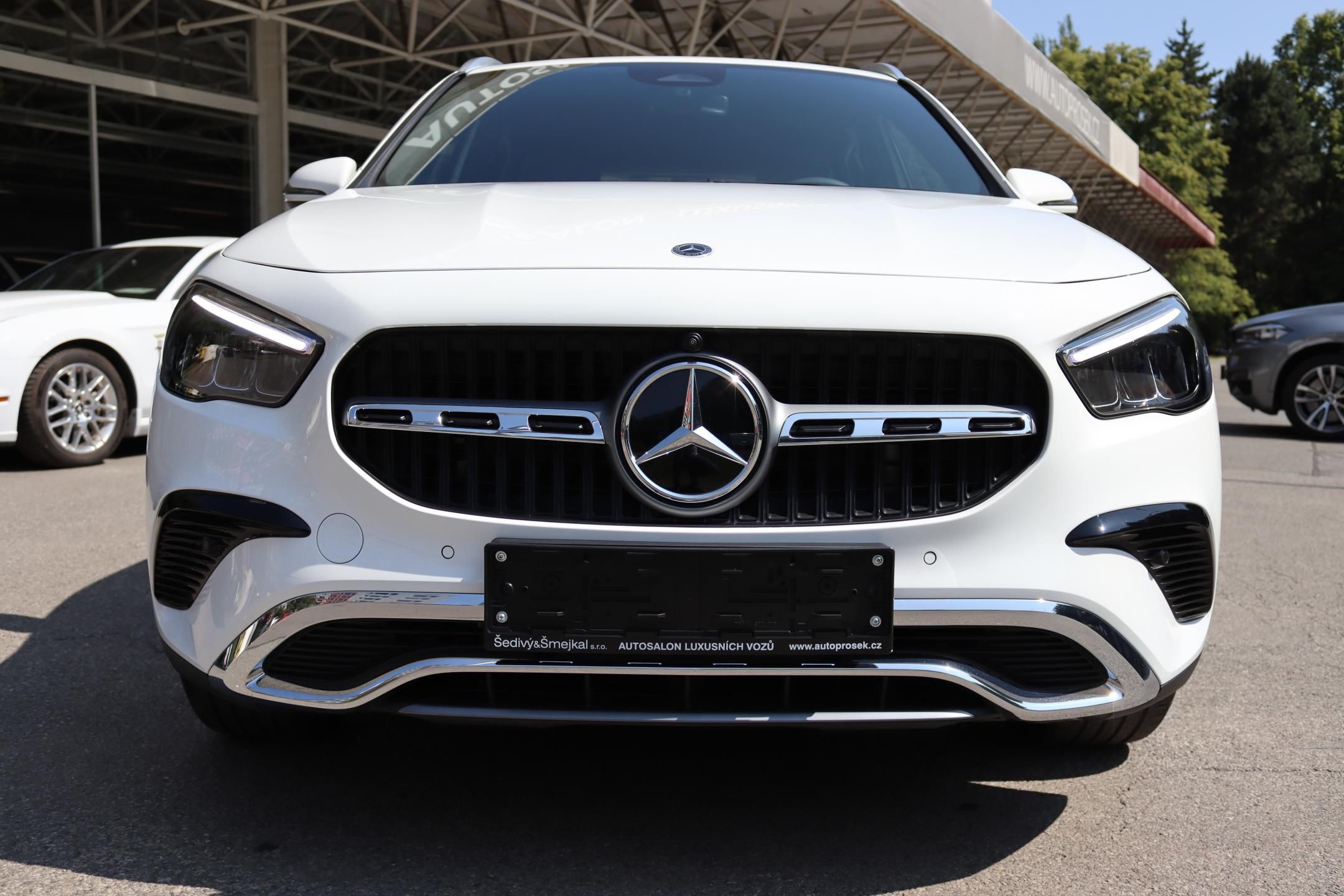 Mercedes-Benz GLA, 180 PROGRESSIVE 100kW - fotka 3