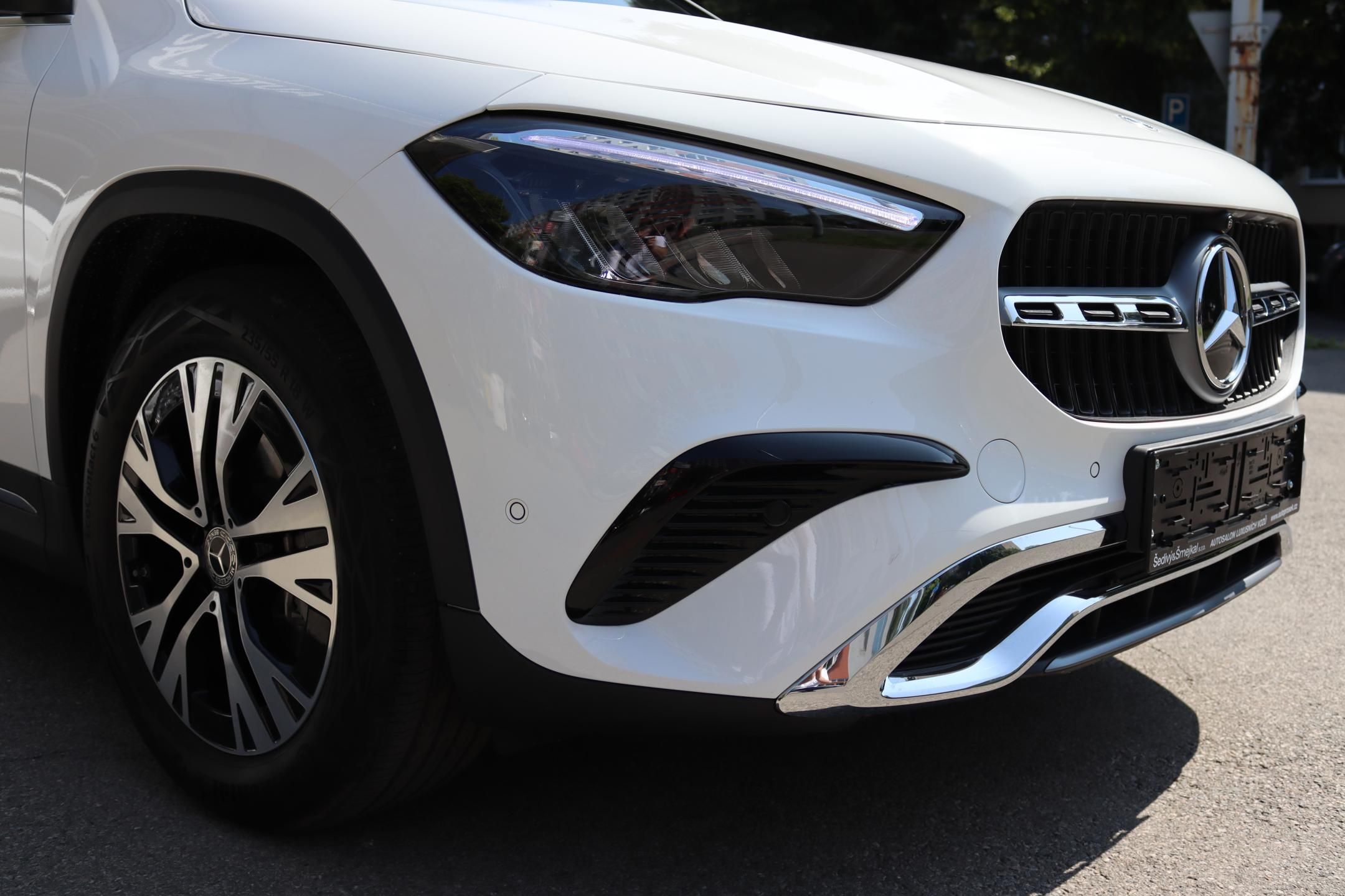 Mercedes-Benz GLA, 180 PROGRESSIVE 100kW - fotka 6