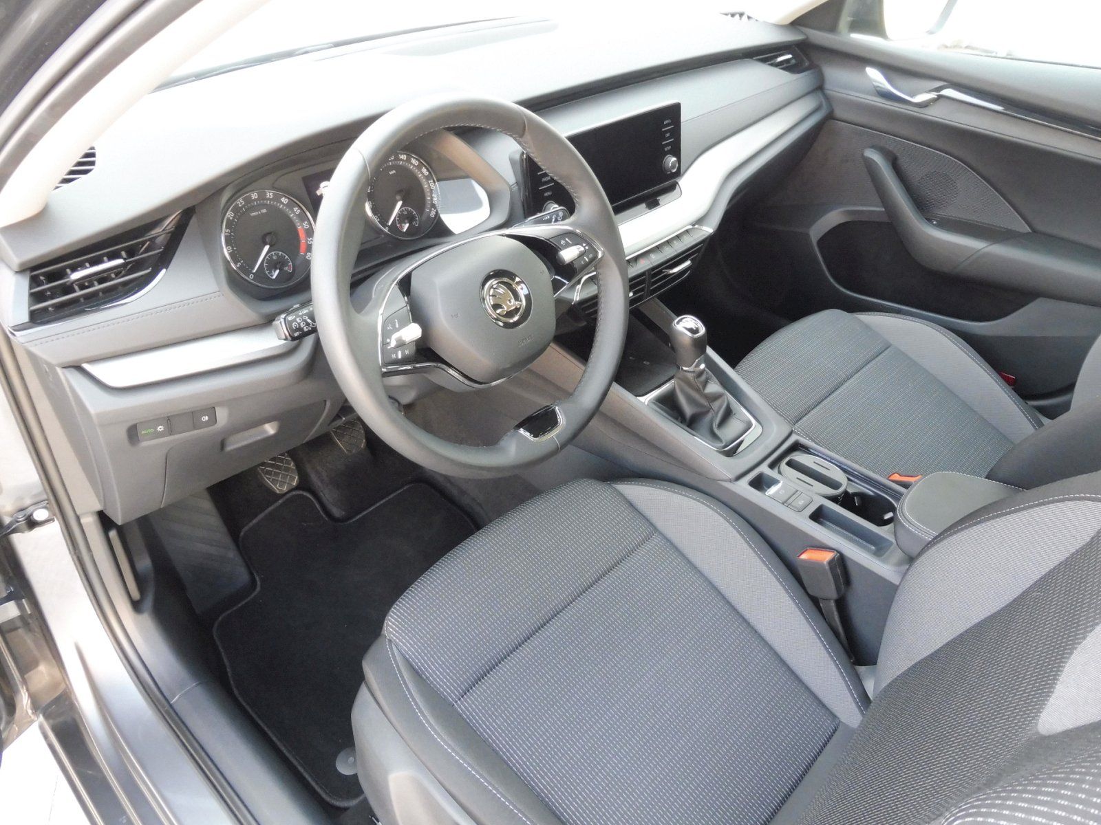 Škoda Octavia, Combi Ambition 2,0 TDI 85kW - fotka 6
