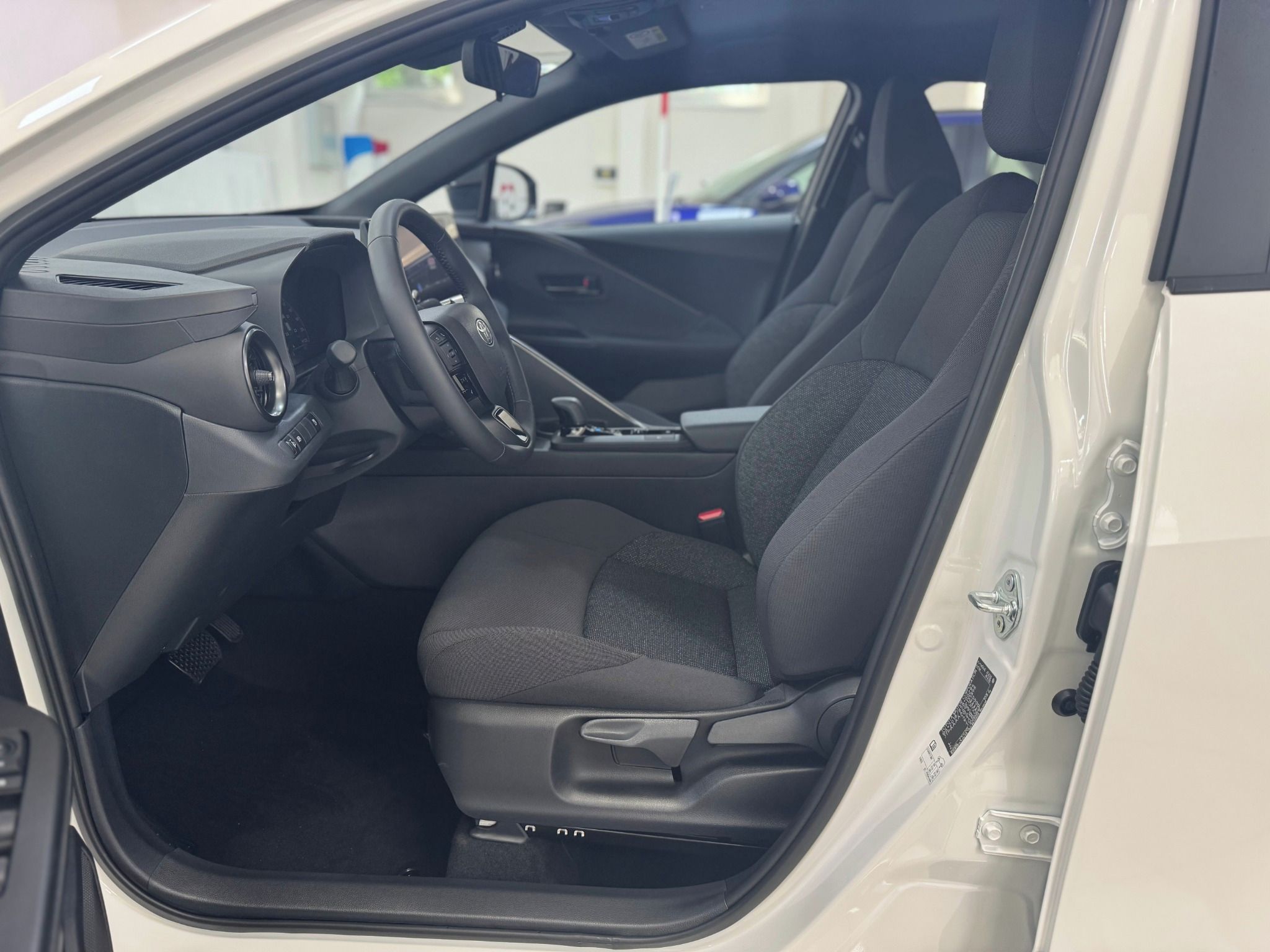 Toyota C-HR, 1,8 140 k Limited Edition - fotka 6
