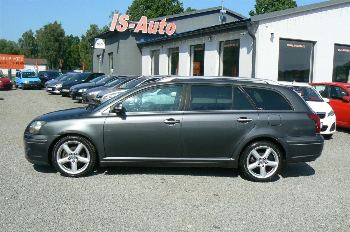 Toyota Avensis, 2,2 D4-D - fotka 6