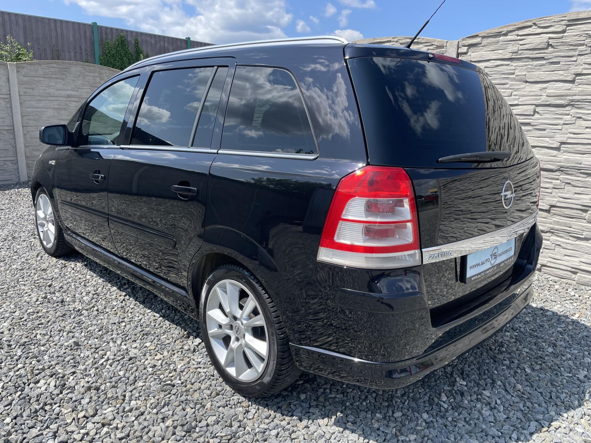 Opel Zafira, 1.8i 16v 135PS LPG 7MÍST SPORT - fotka 3