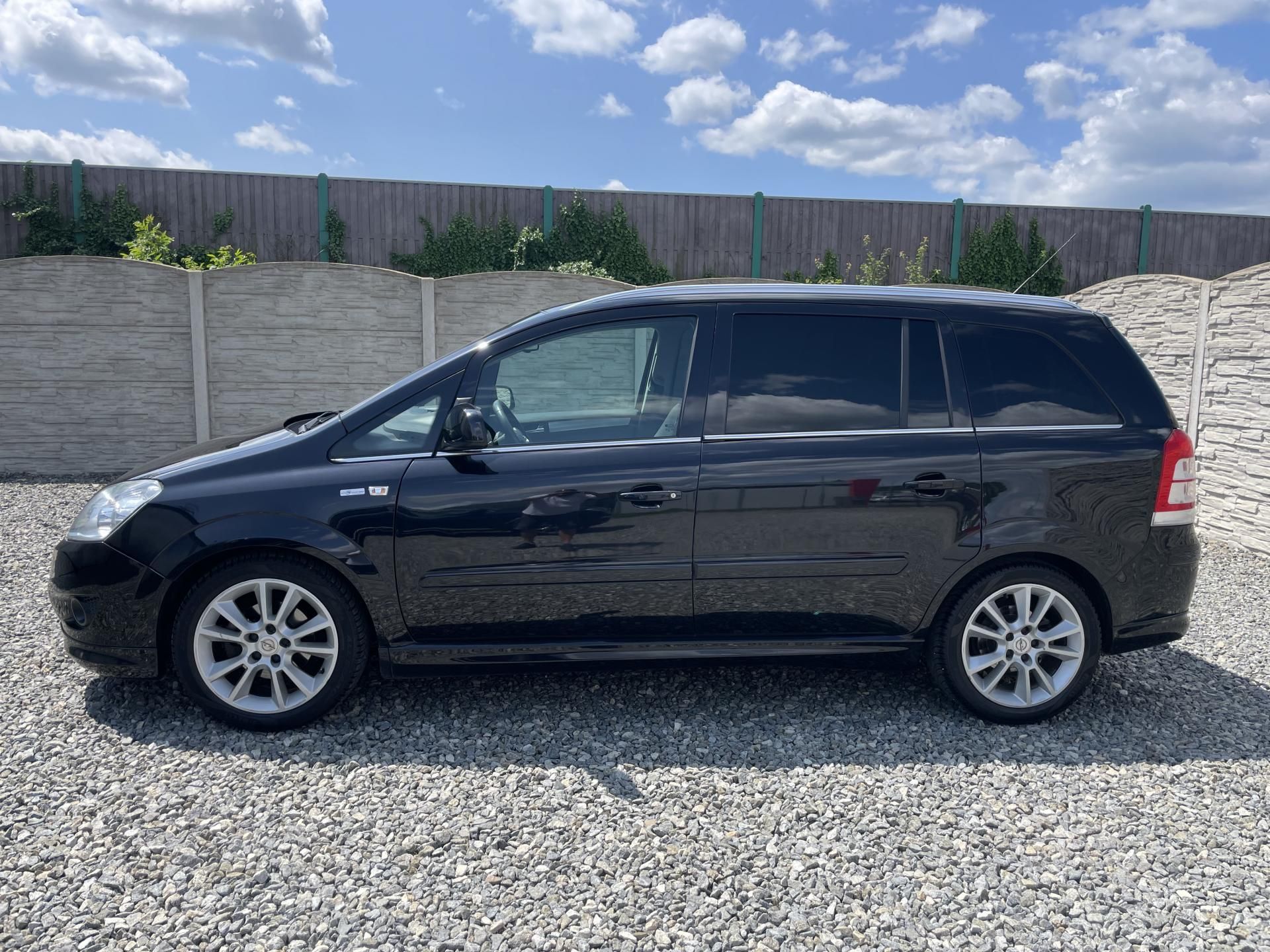 Opel Zafira, 1.8i 16v 135PS LPG 7MÍST SPORT - fotka 5
