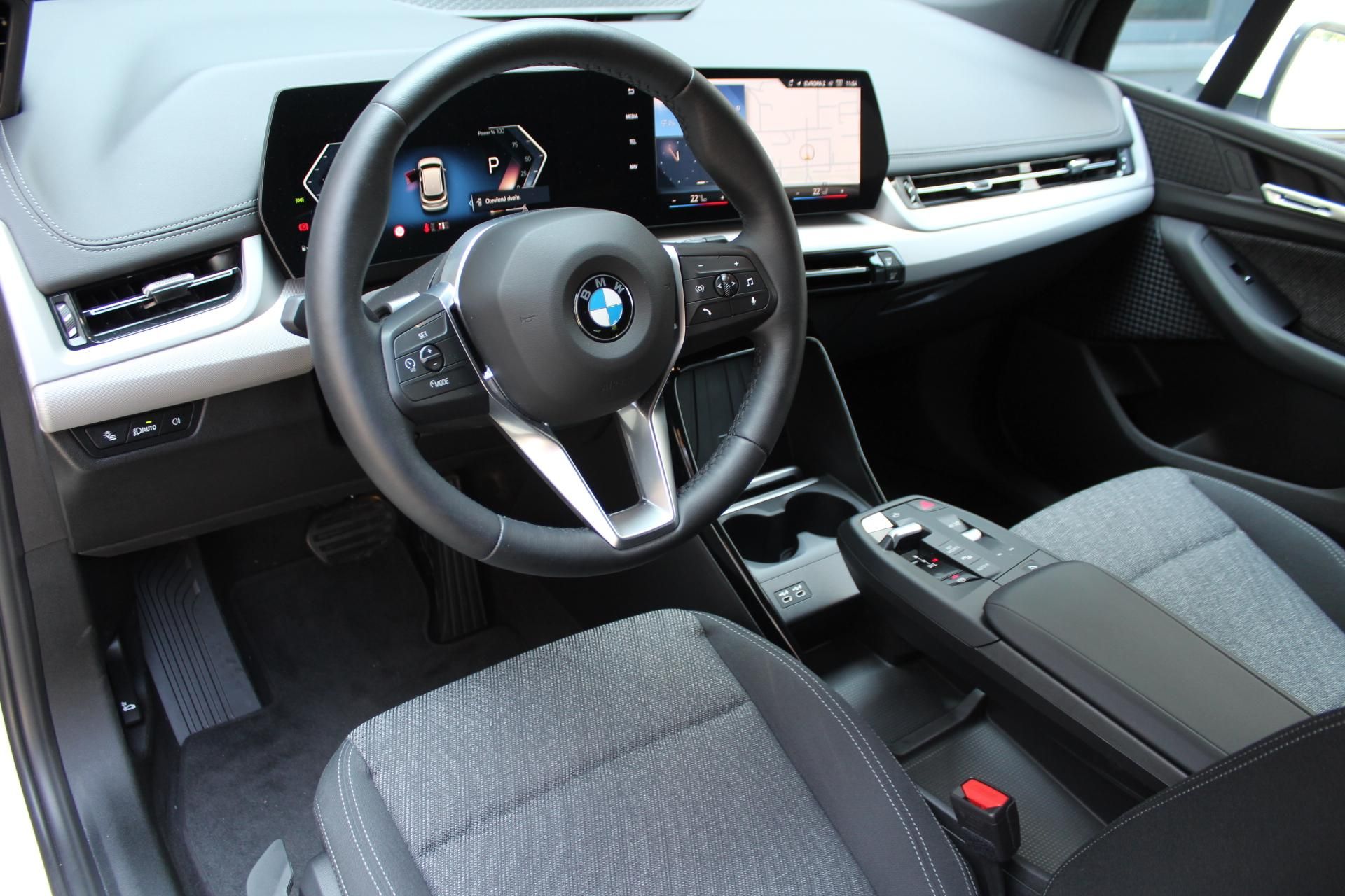 BMW Řada 2, 218d Active Tourer - fotka 4