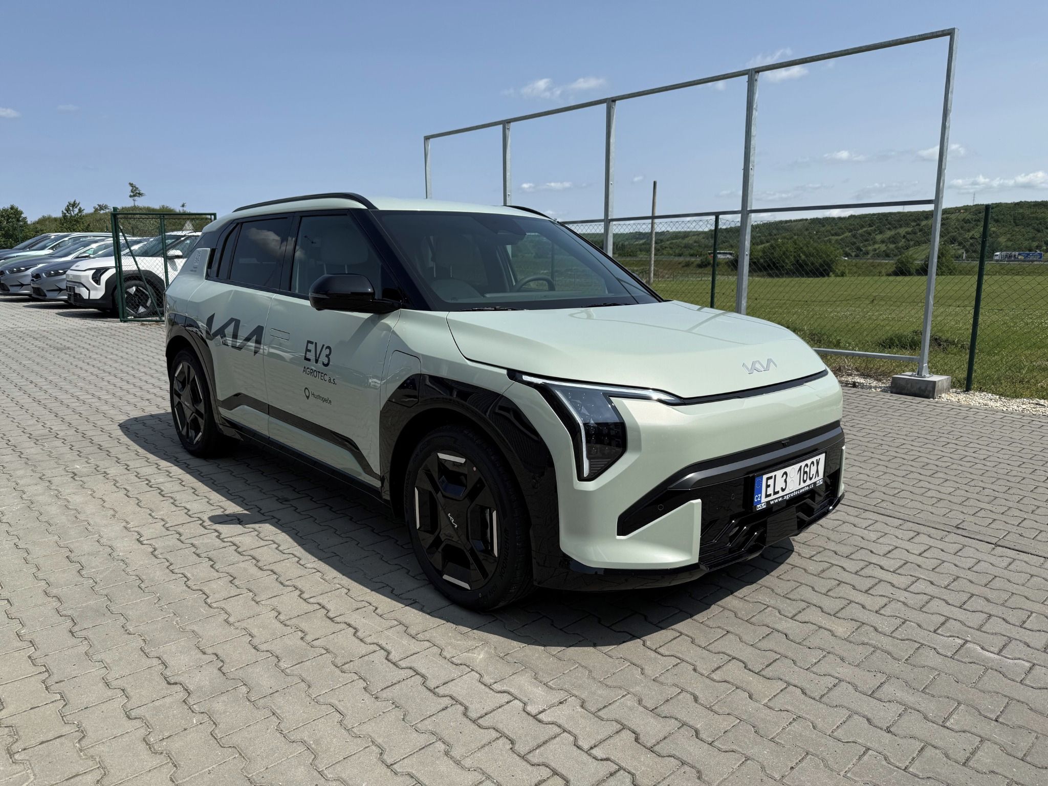 Kia EV3, 4x2 GT-LINE 150 kW - fotka 4