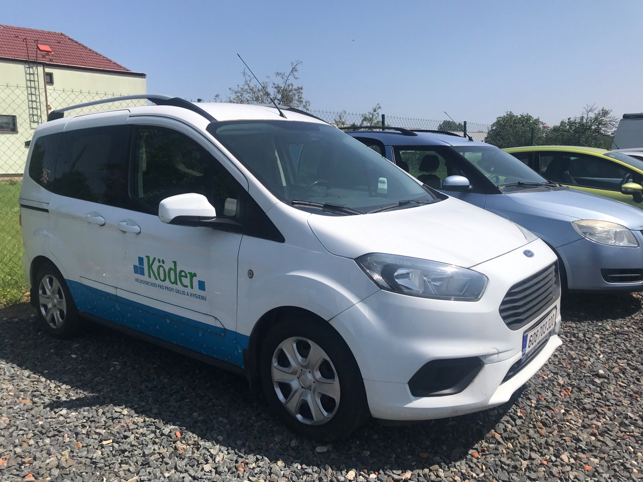 Ford Tourneo Courier, 1.0 EcoBoost 74 KW VADA MOTORU - fotka 3